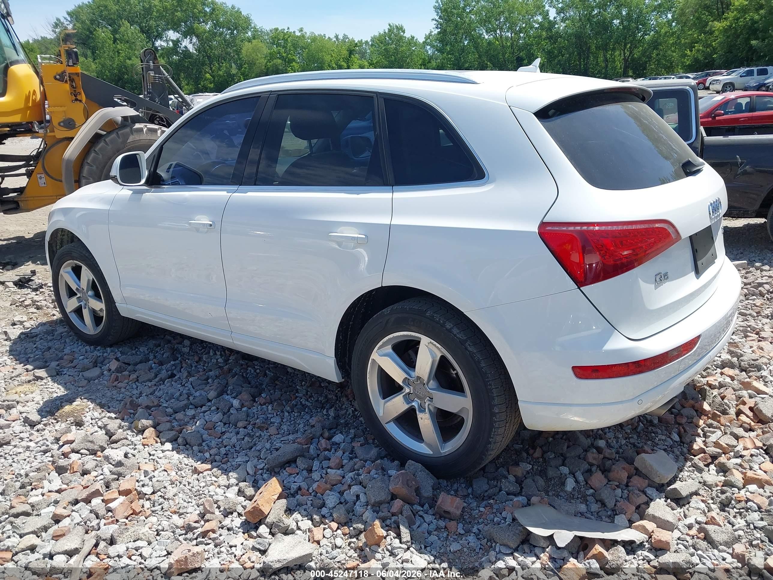 2009 Audi Q5 3.2 Premium White vin: WA1KK78R09A023360