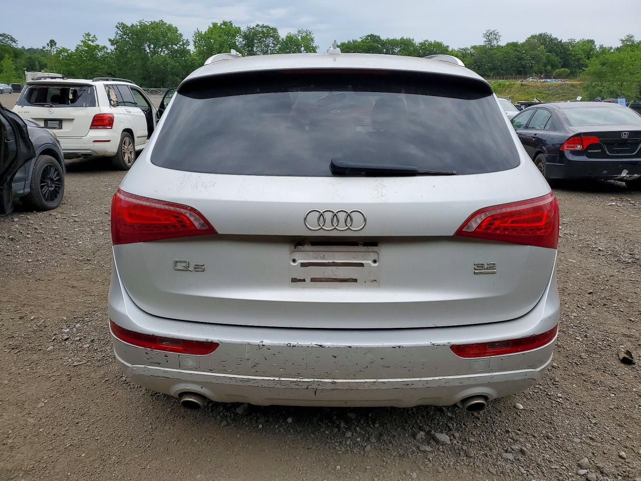 2009 Audi Q5 3.2 Silver vin: WA1KK78R09A023410
