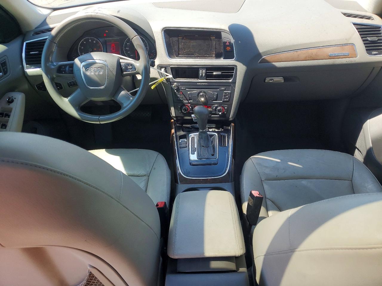 2009 Audi Q5 3.2 Gray vin: WA1KK78R09A025500