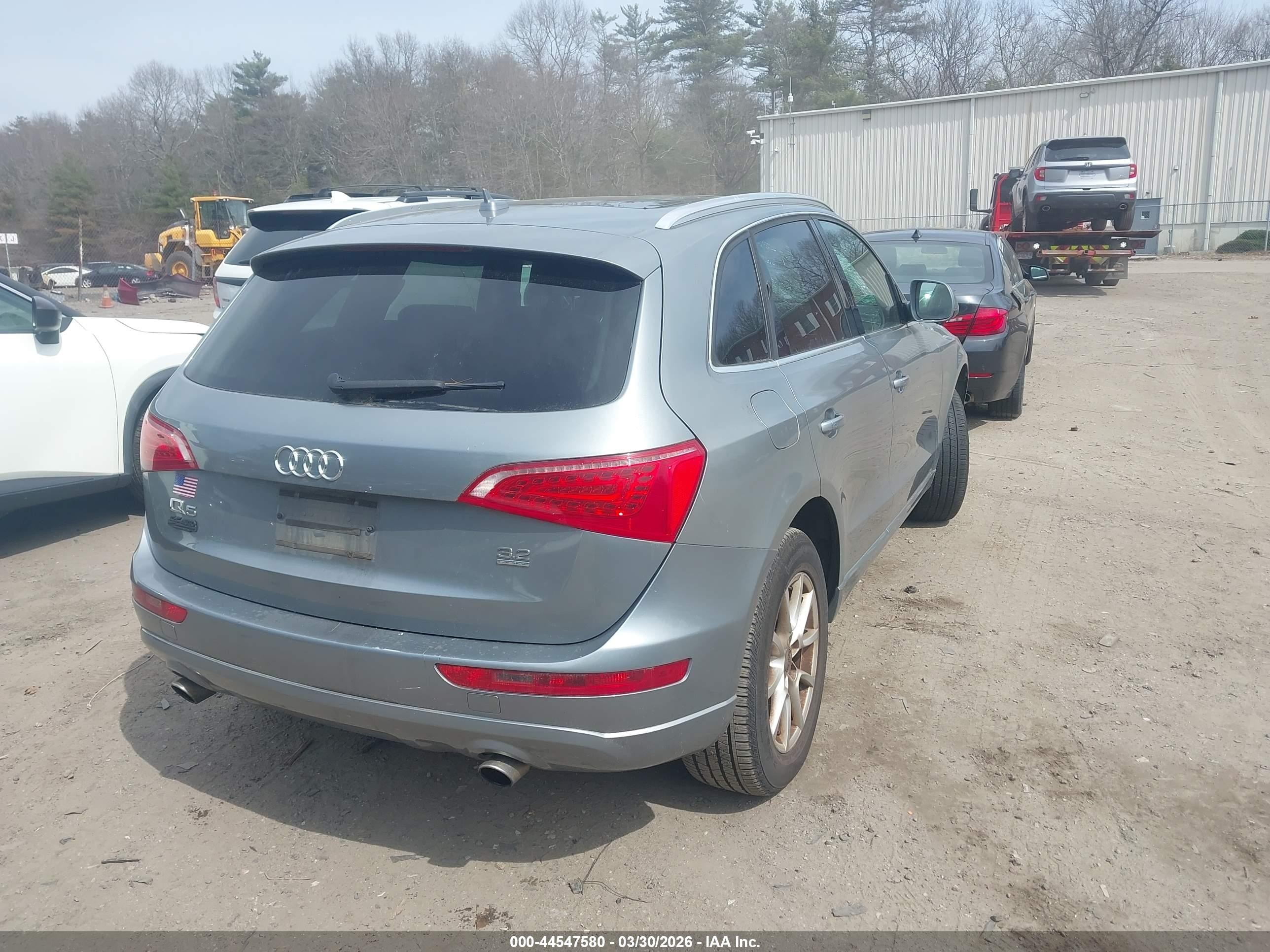 2009 Audi Q5 3.2 Premium Light Blue vin: WA1KK78R09A051515
