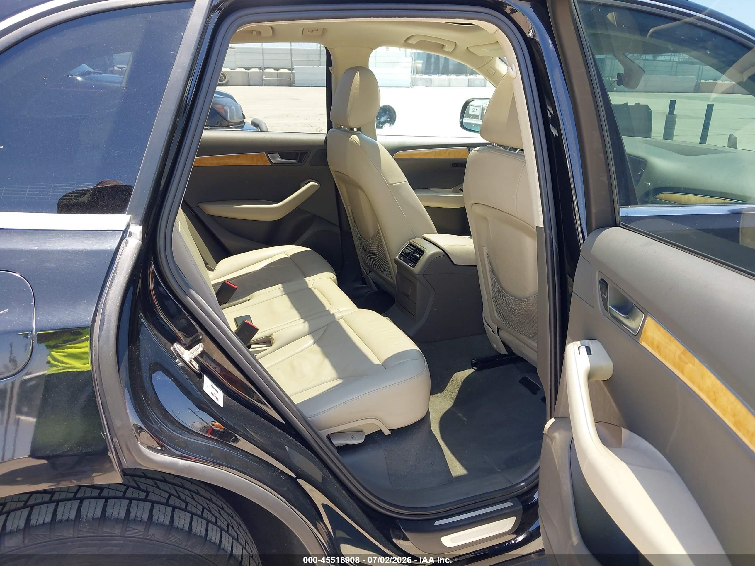 2009 Audi Q5 3.2 Premium Black vin: WA1KK78R19A017406