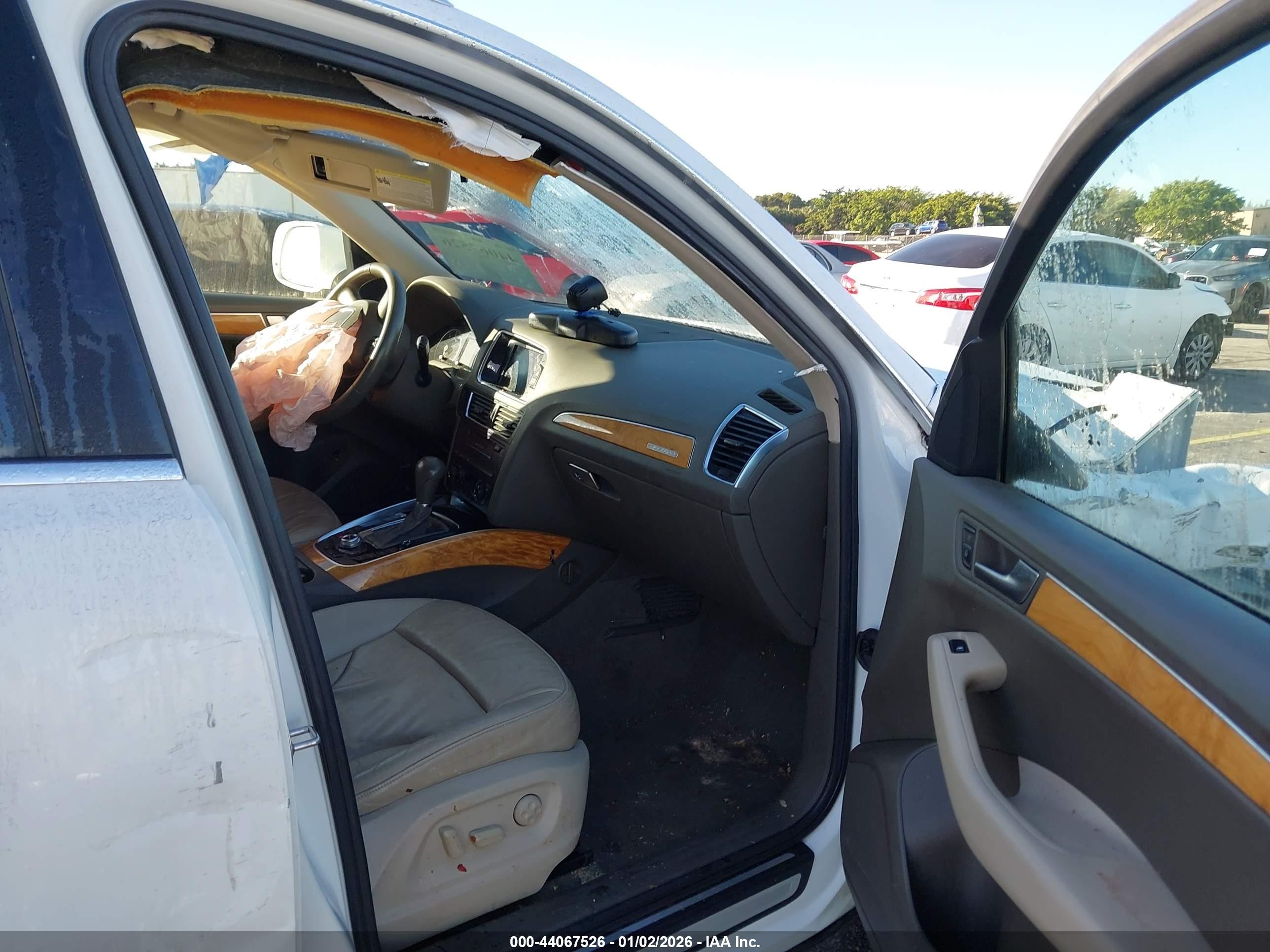 2009 Audi Q5 3.2 Premium White vin: WA1KK78R49A054157