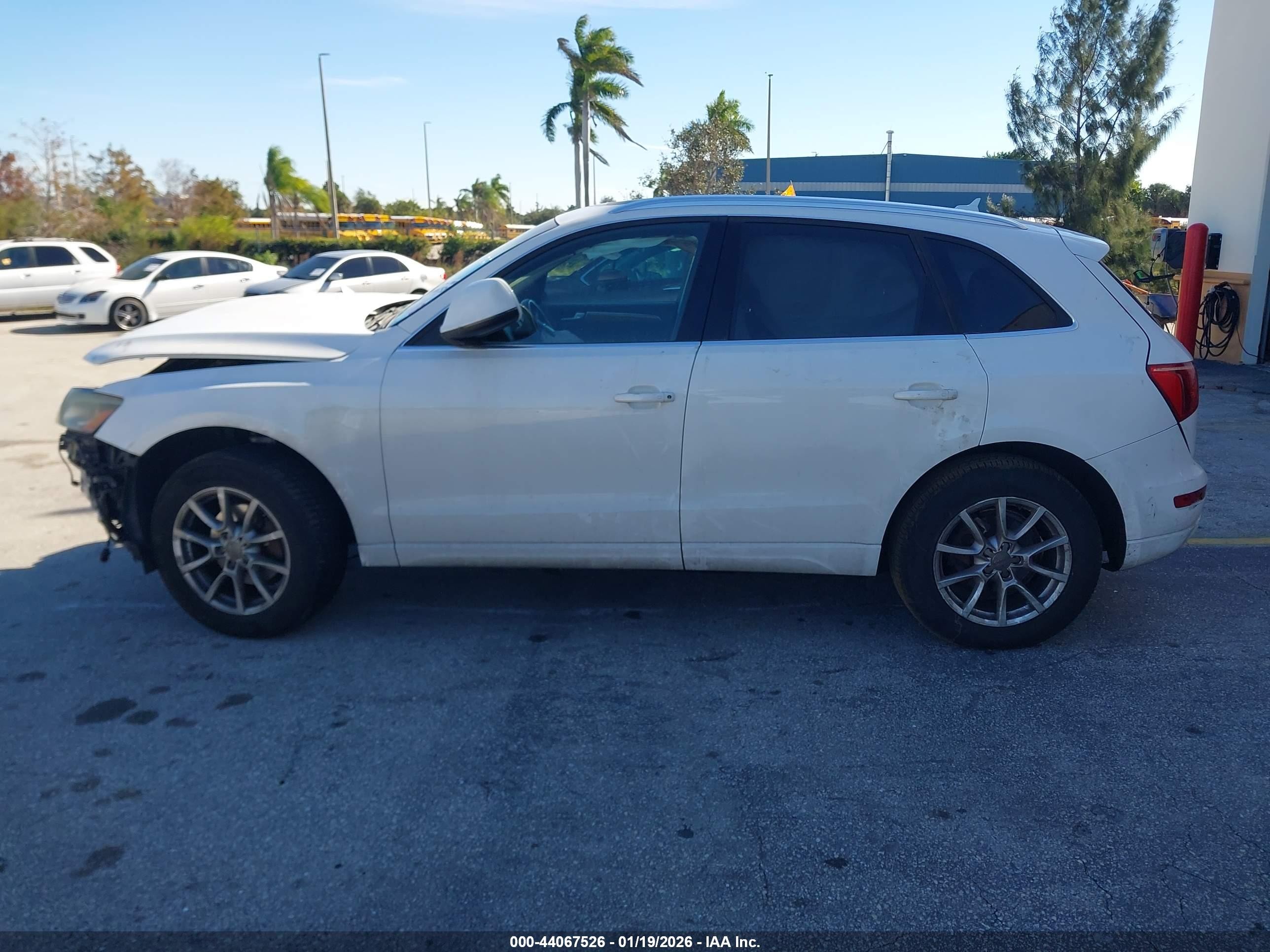 2009 Audi Q5 3.2 Premium White vin: WA1KK78R49A054157