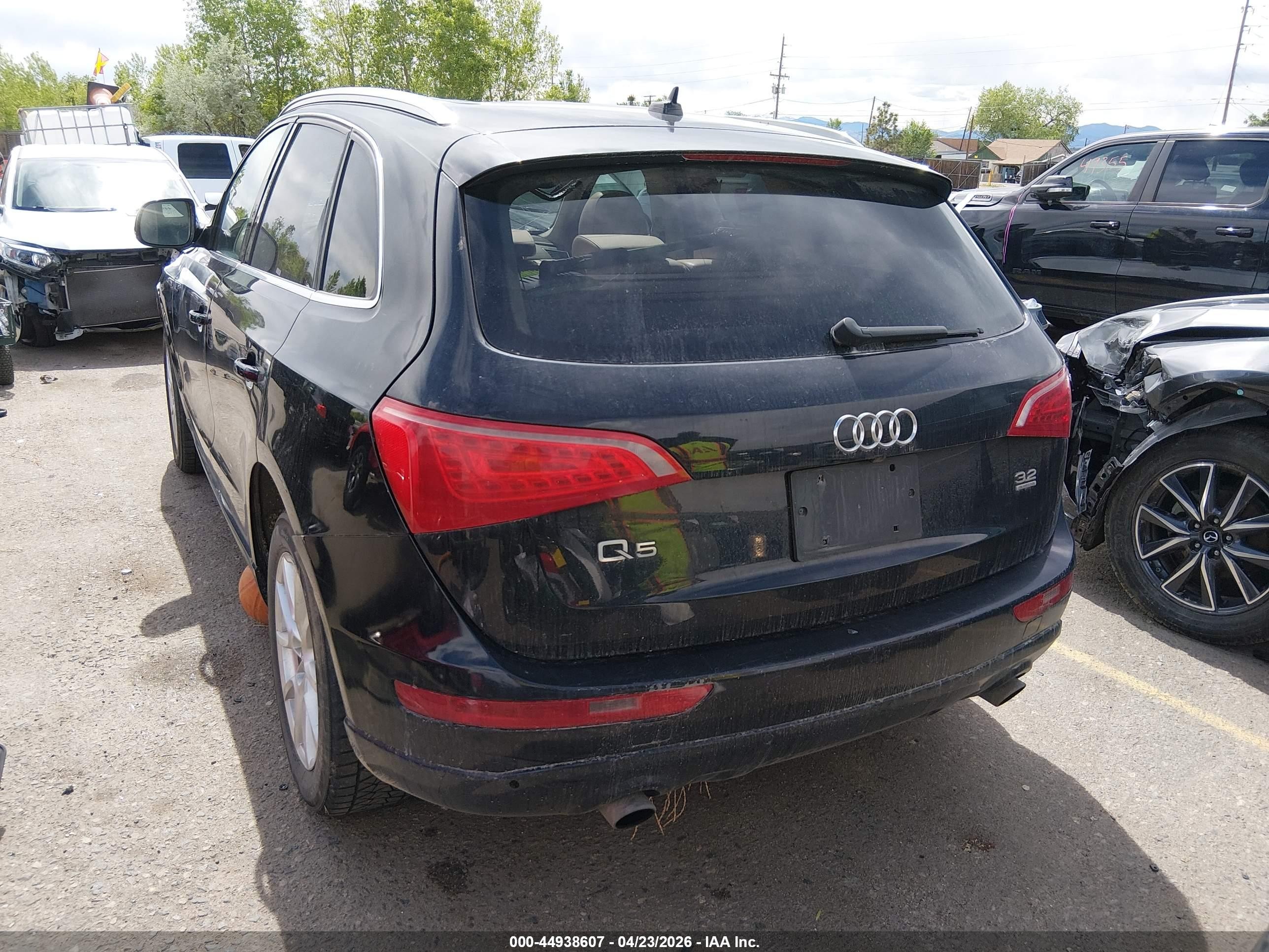 2009 Audi Q5 3.2 Premium Black vin: WA1KK78R59A024598