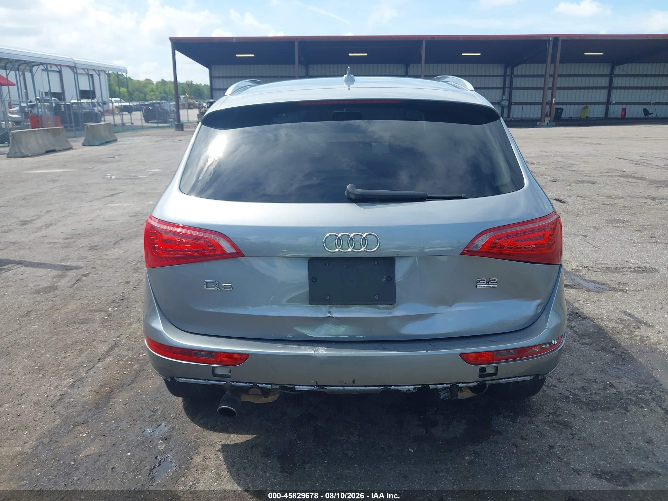 2009 Audi Q5 3.2 Premium Серебряный vin: WA1KK78RX9A031823