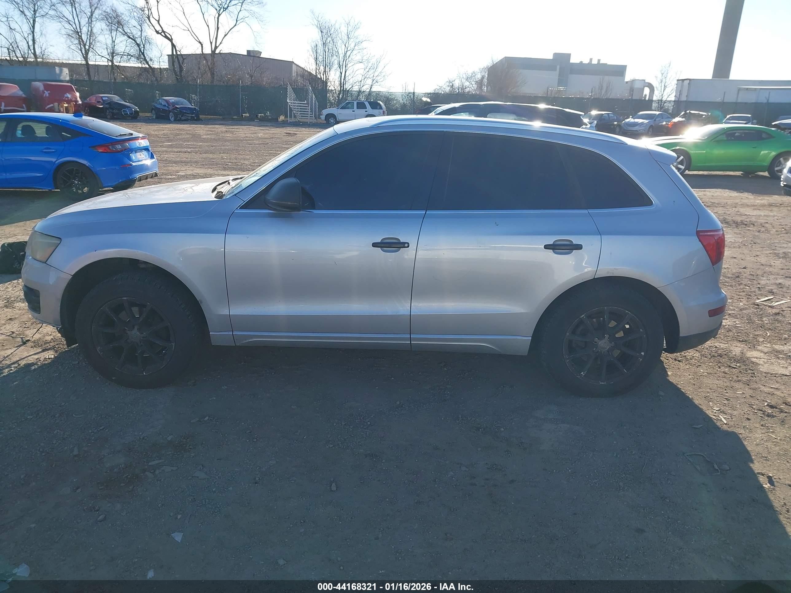 2009 Audi Q5 3.2 Premium Silver vin: WA1KK78RX9A046824