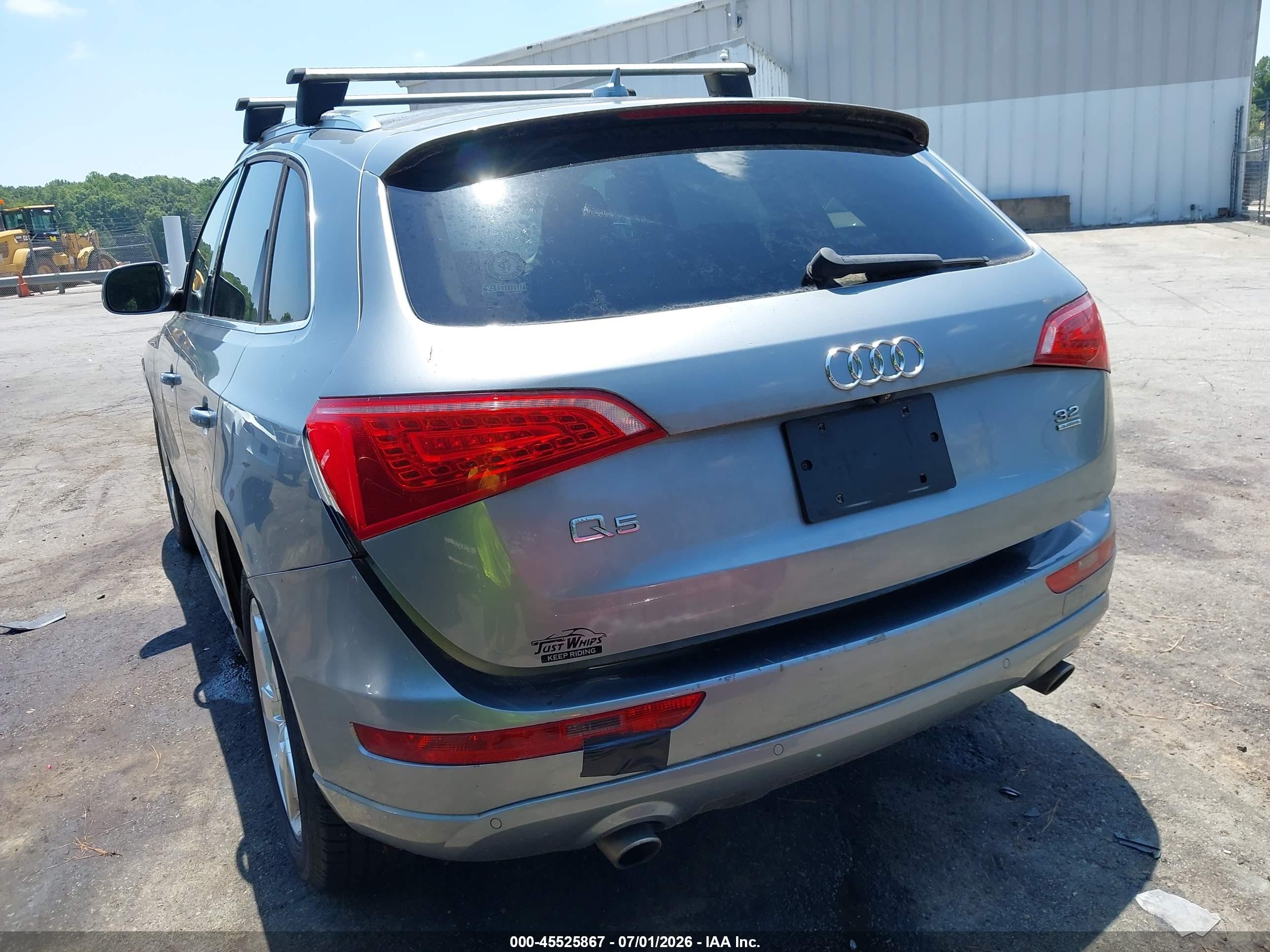 2009 Audi Q5 3.2 Premium Silver vin: WA1KK78RX9A053238