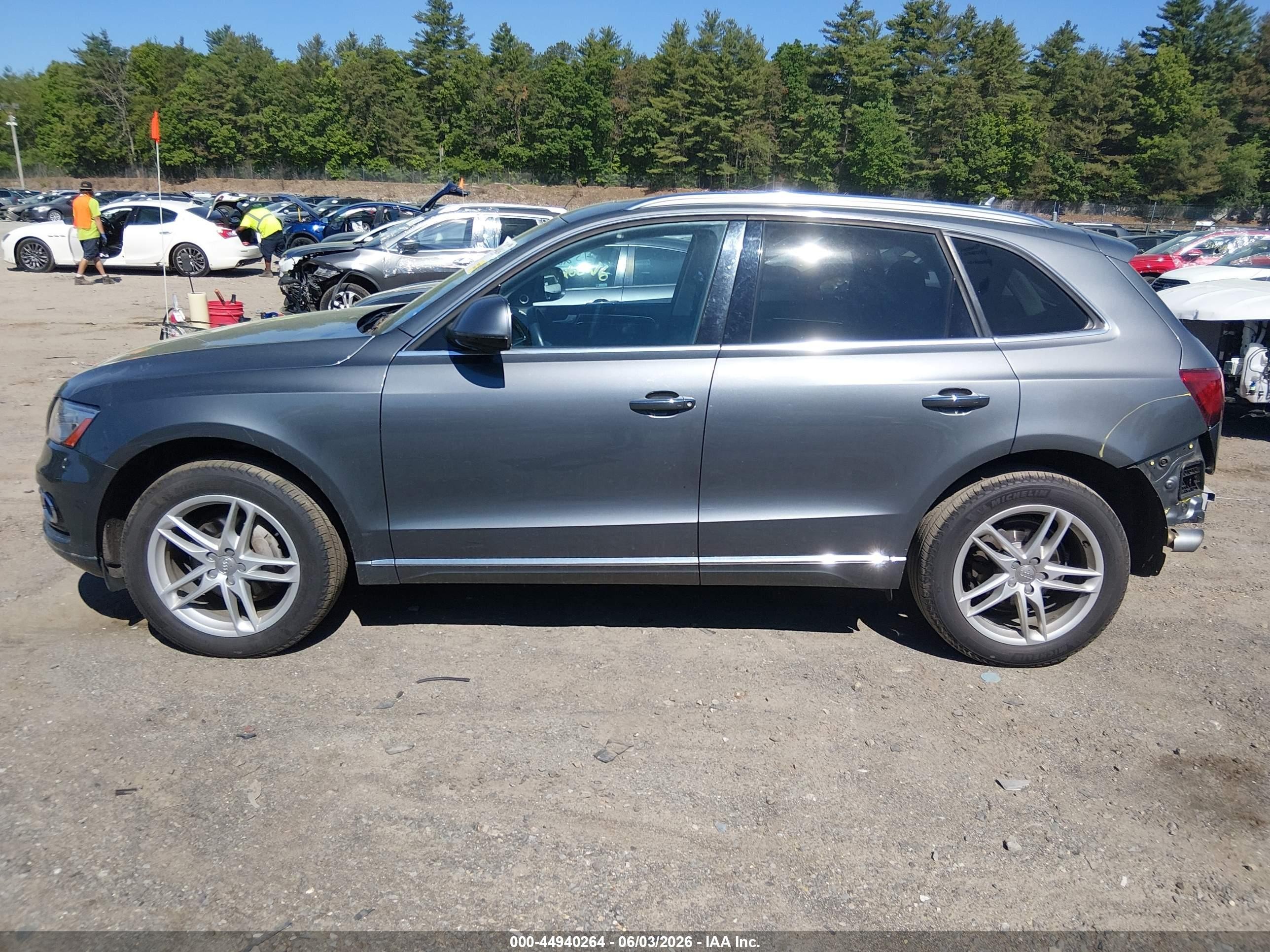 2016 Audi Q5 2.0t Premium Gray vin: WA1L2AFP0GA070596