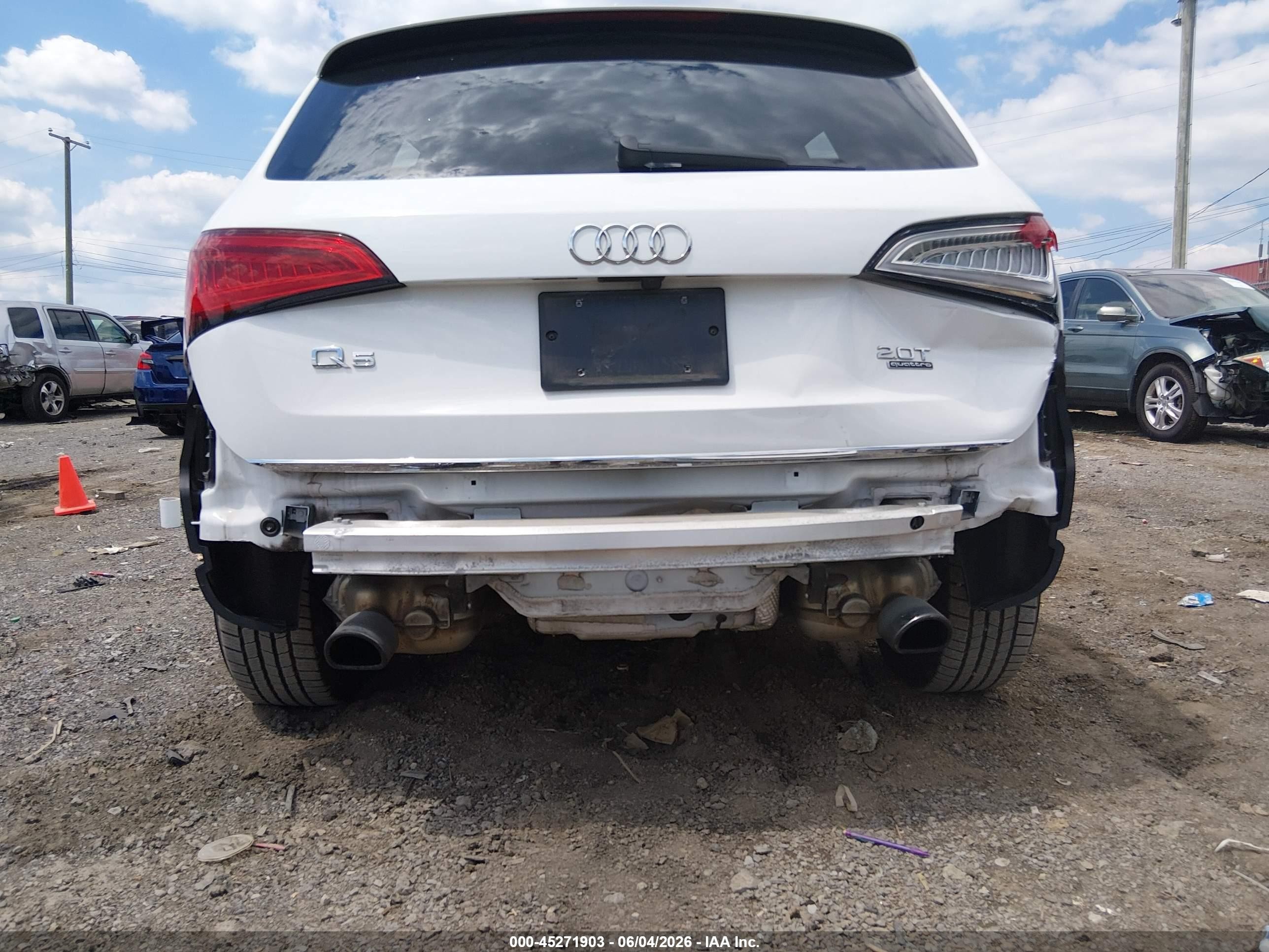 2017 Audi Q5 2.0t Premium Белый vin: WA1L2AFP2HA073789