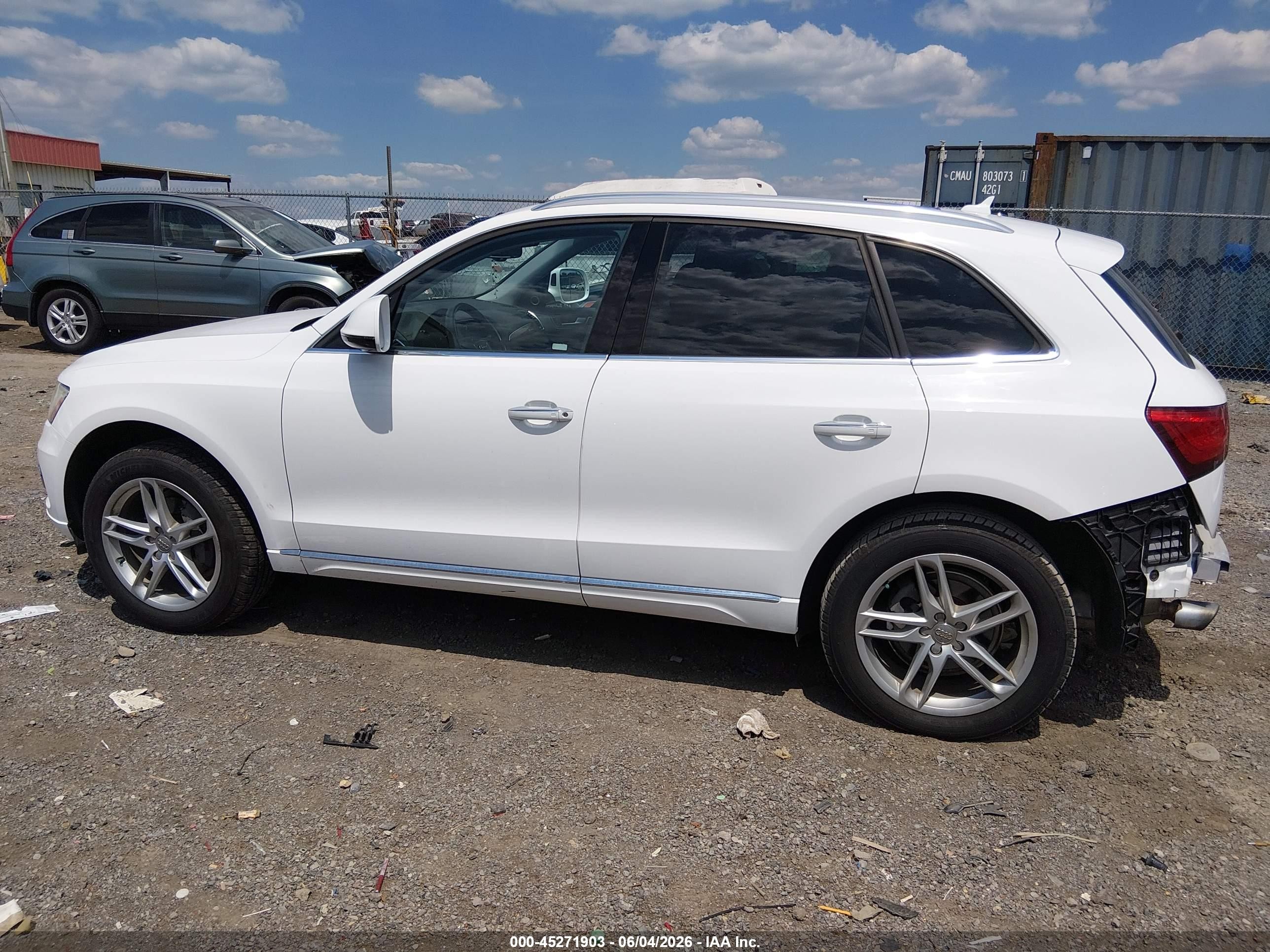 2017 Audi Q5 2.0t Premium Белый vin: WA1L2AFP2HA073789
