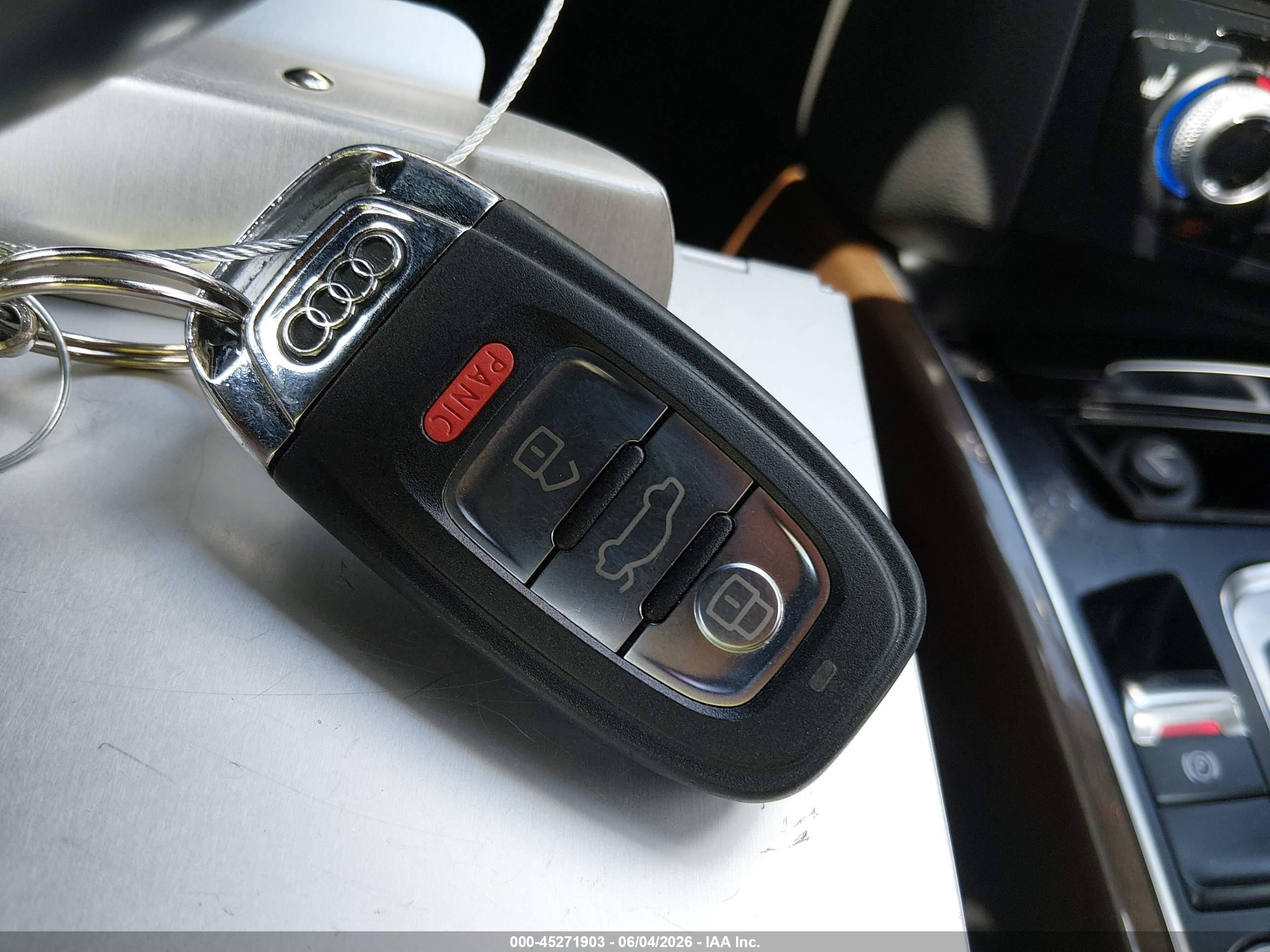 2017 Audi Q5 2.0t Premium Белый vin: WA1L2AFP2HA073789