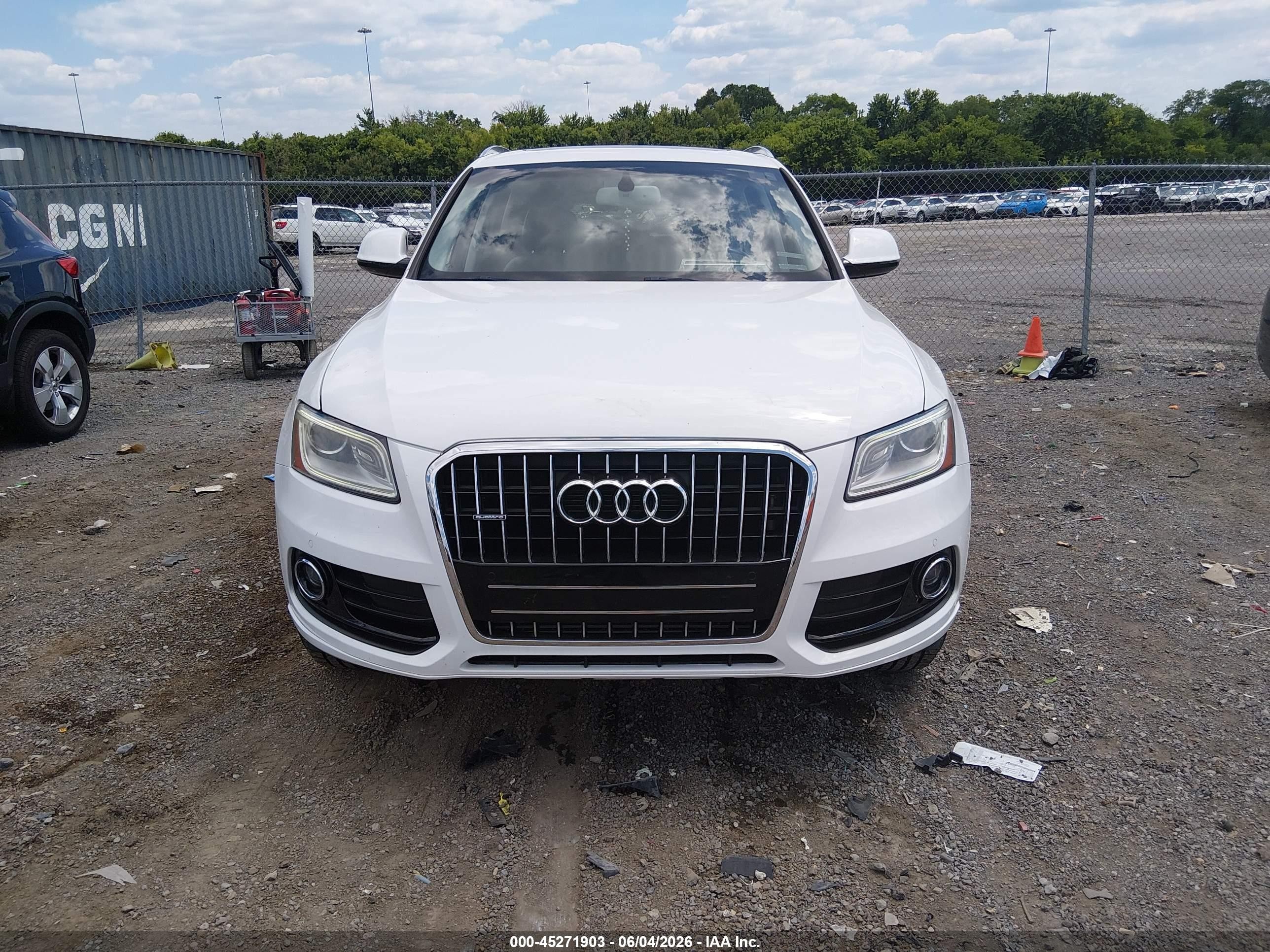 2017 Audi Q5 2.0t Premium Белый vin: WA1L2AFP2HA073789