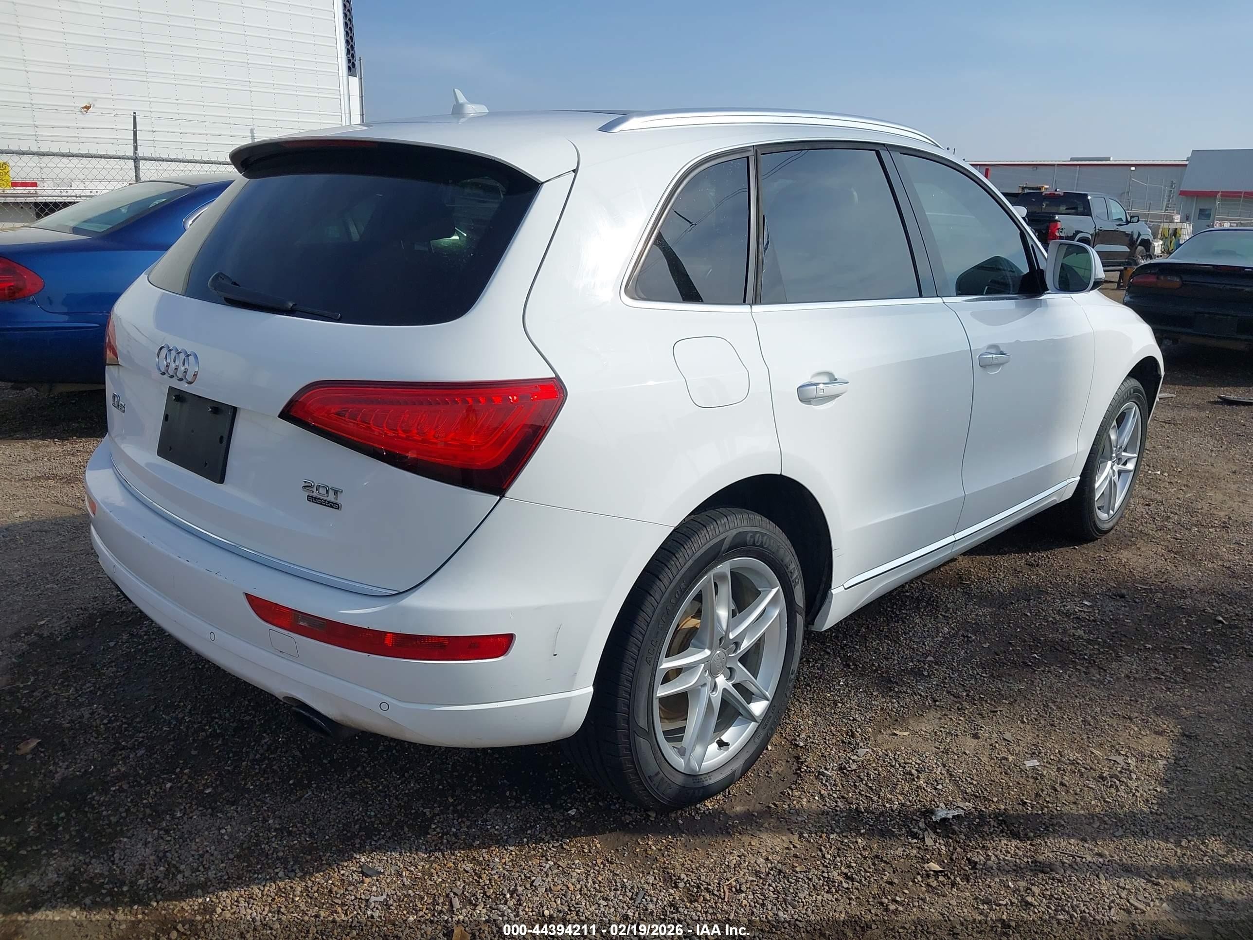 2016 Audi Q5 2.0t Premium Белый vin: WA1L2AFP7GA019547