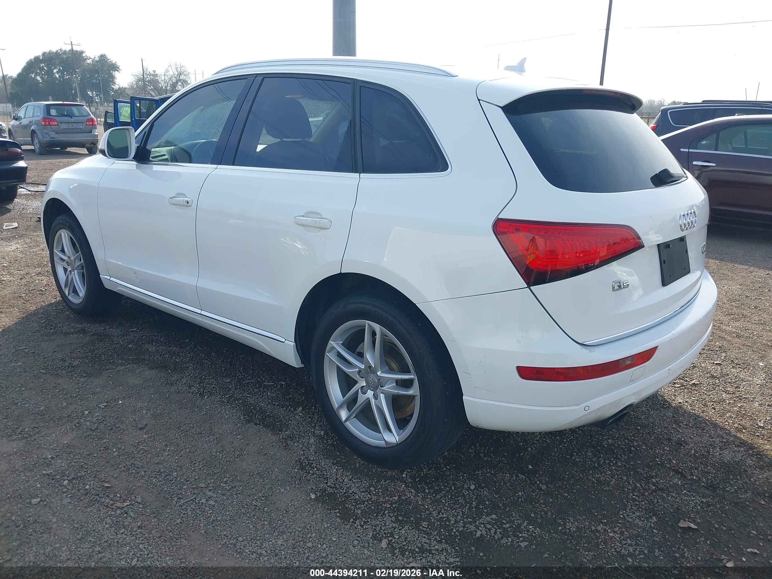 2016 Audi Q5 2.0t Premium Белый vin: WA1L2AFP7GA019547