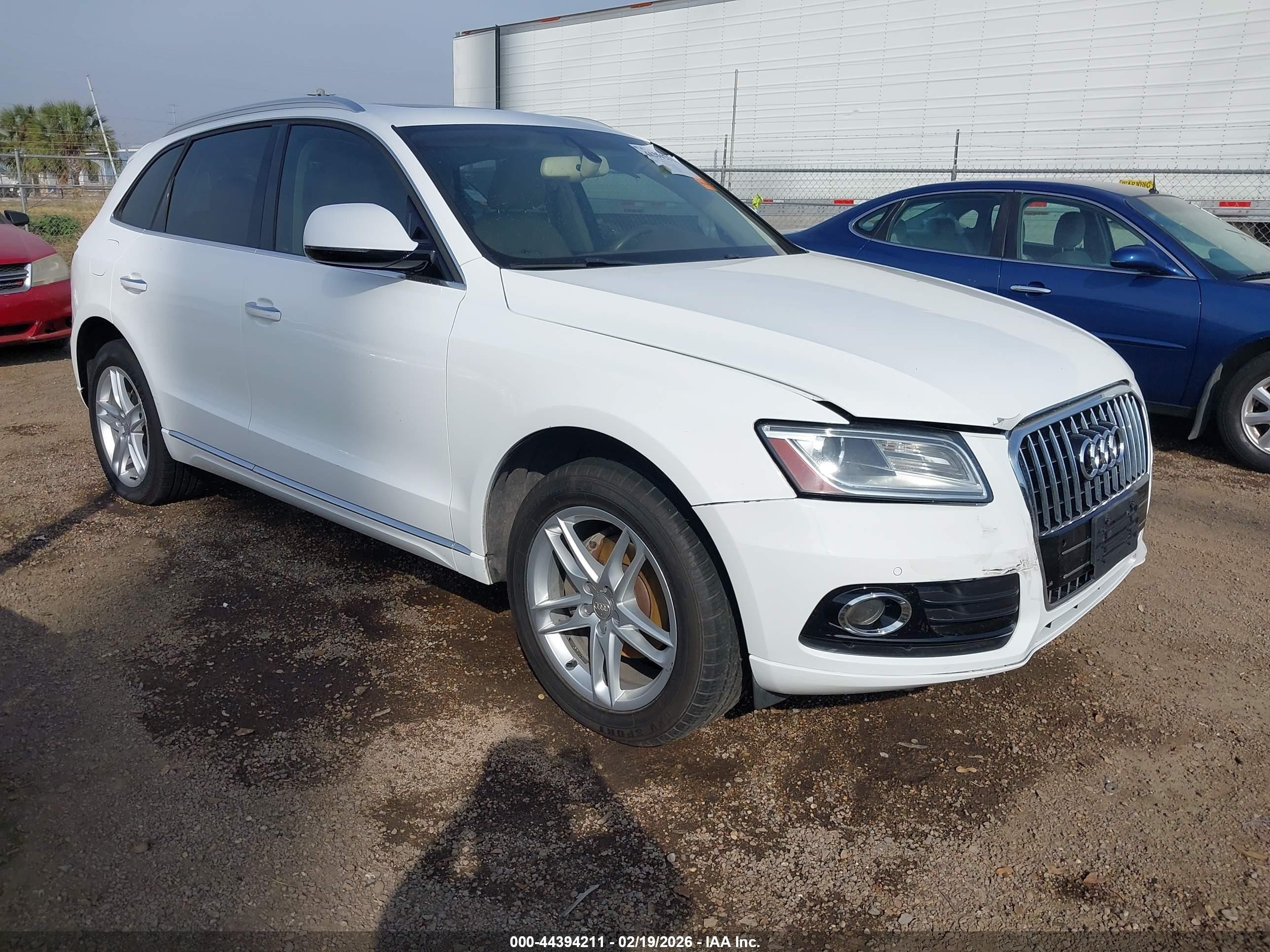 2016 Audi Q5 2.0t Premium Белый vin: WA1L2AFP7GA019547