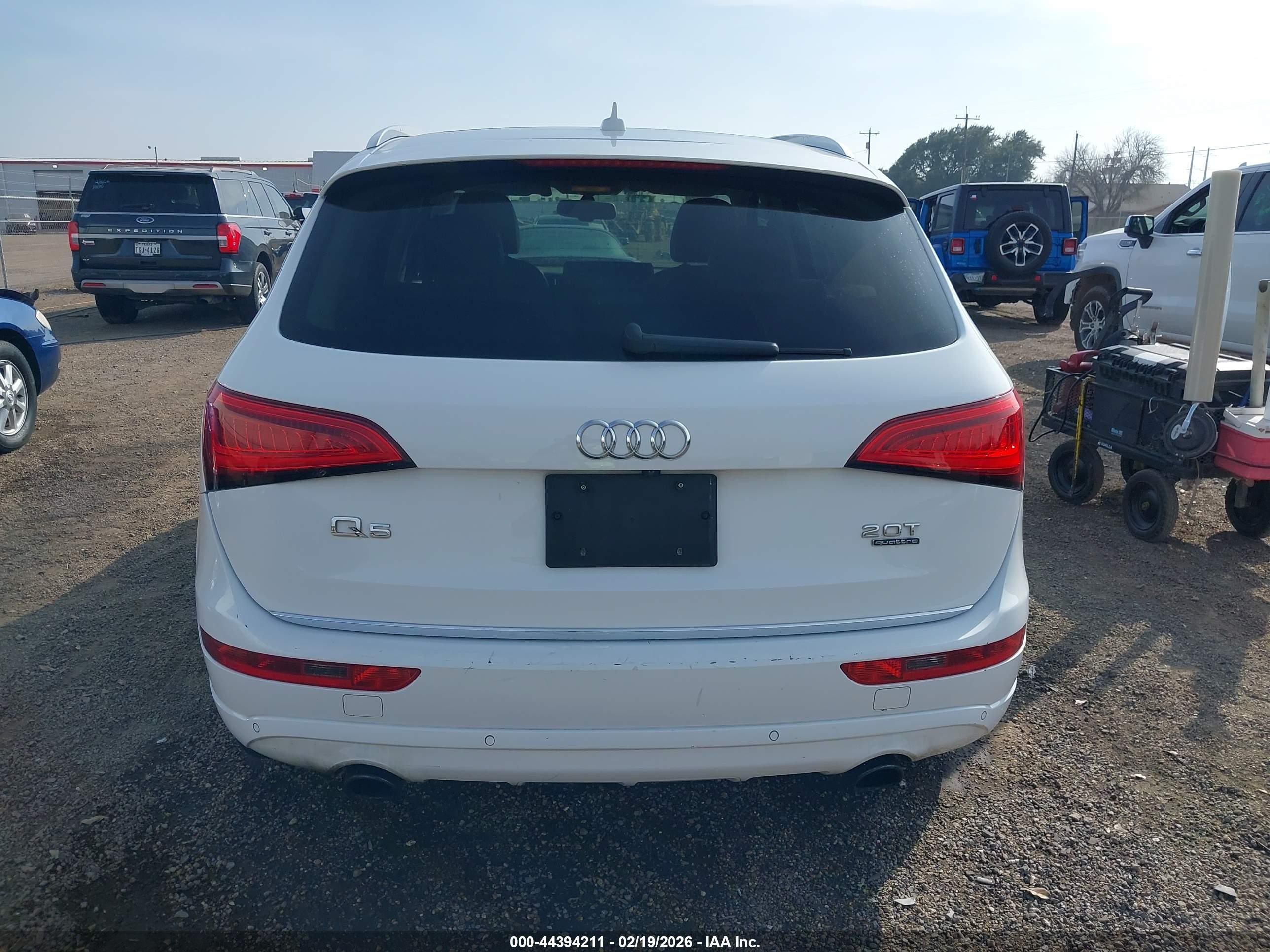 2016 Audi Q5 2.0t Premium Белый vin: WA1L2AFP7GA019547