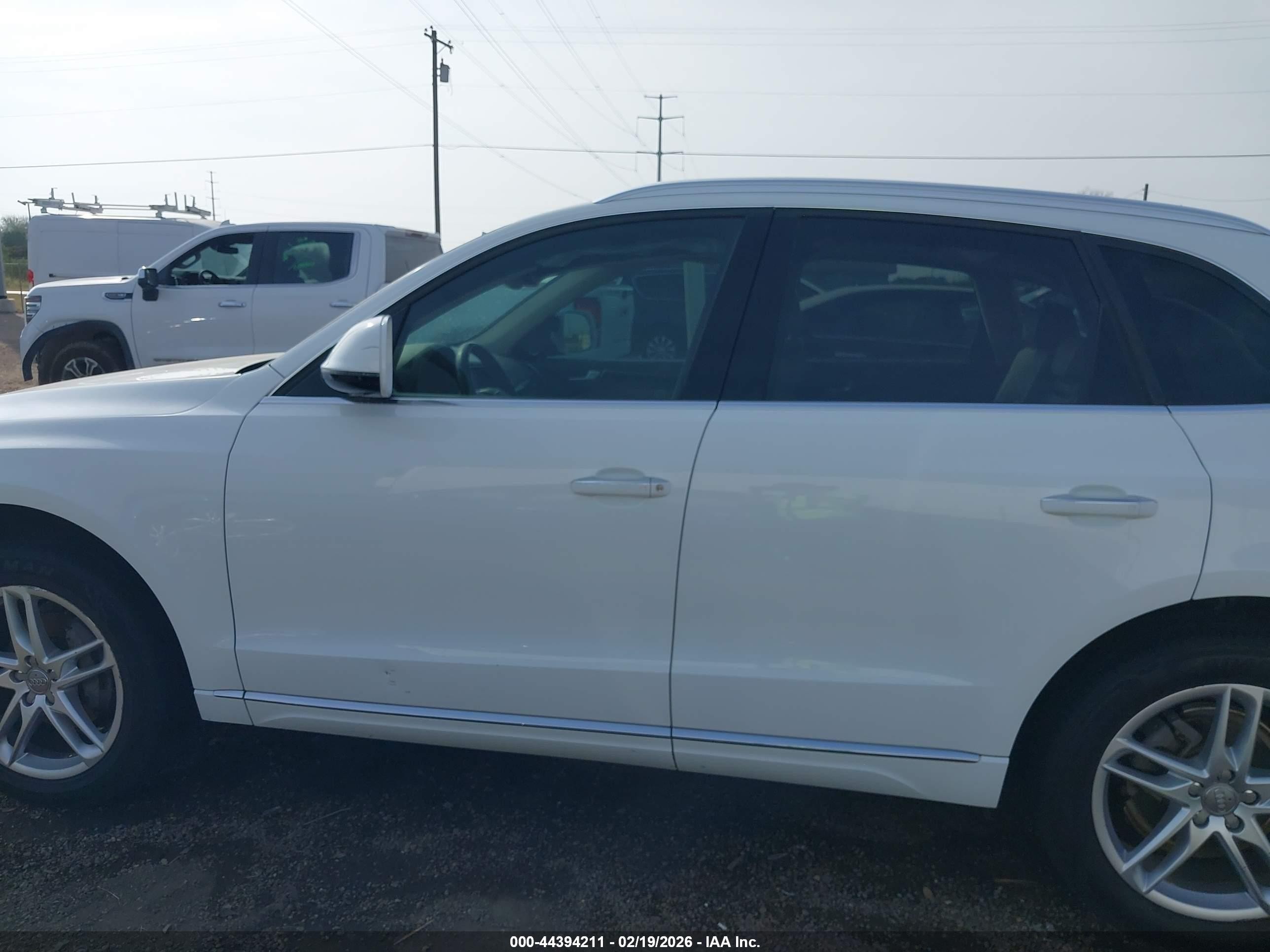 2016 Audi Q5 2.0t Premium Белый vin: WA1L2AFP7GA019547