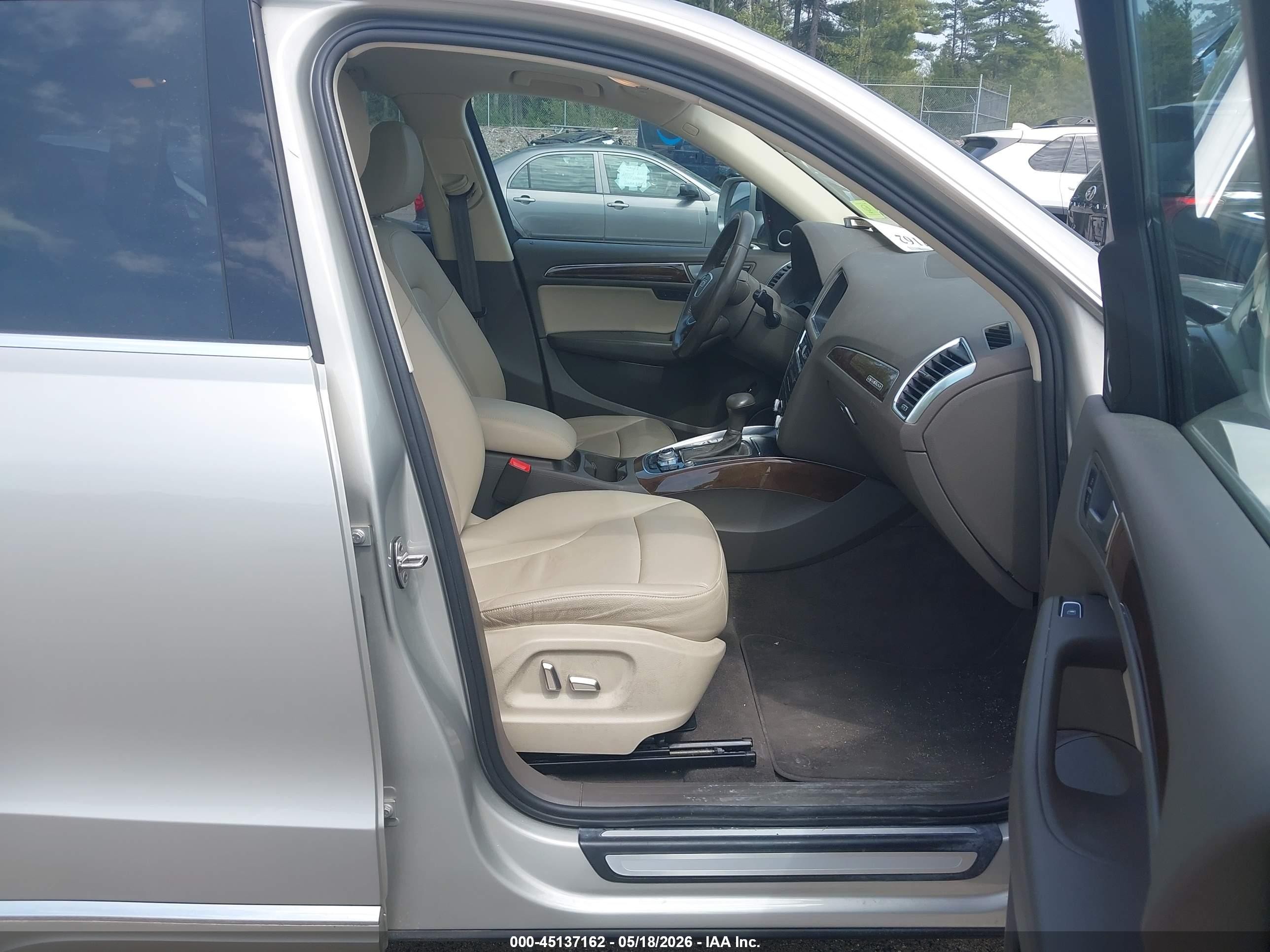 2017 Audi Q5 2.0t Premium Silver vin: WA1L2AFPXHA020287