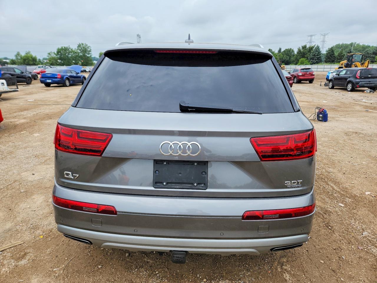 2017 Audi Q7 Premium Plus Gray vin: WA1LAAF70HD053493