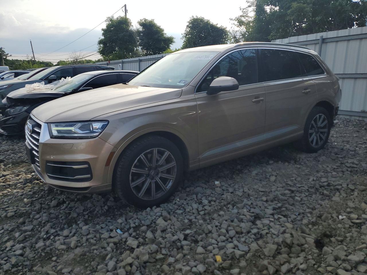 2018 Audi Q7 Premium Plus Tan vin: WA1LAAF70JD007457