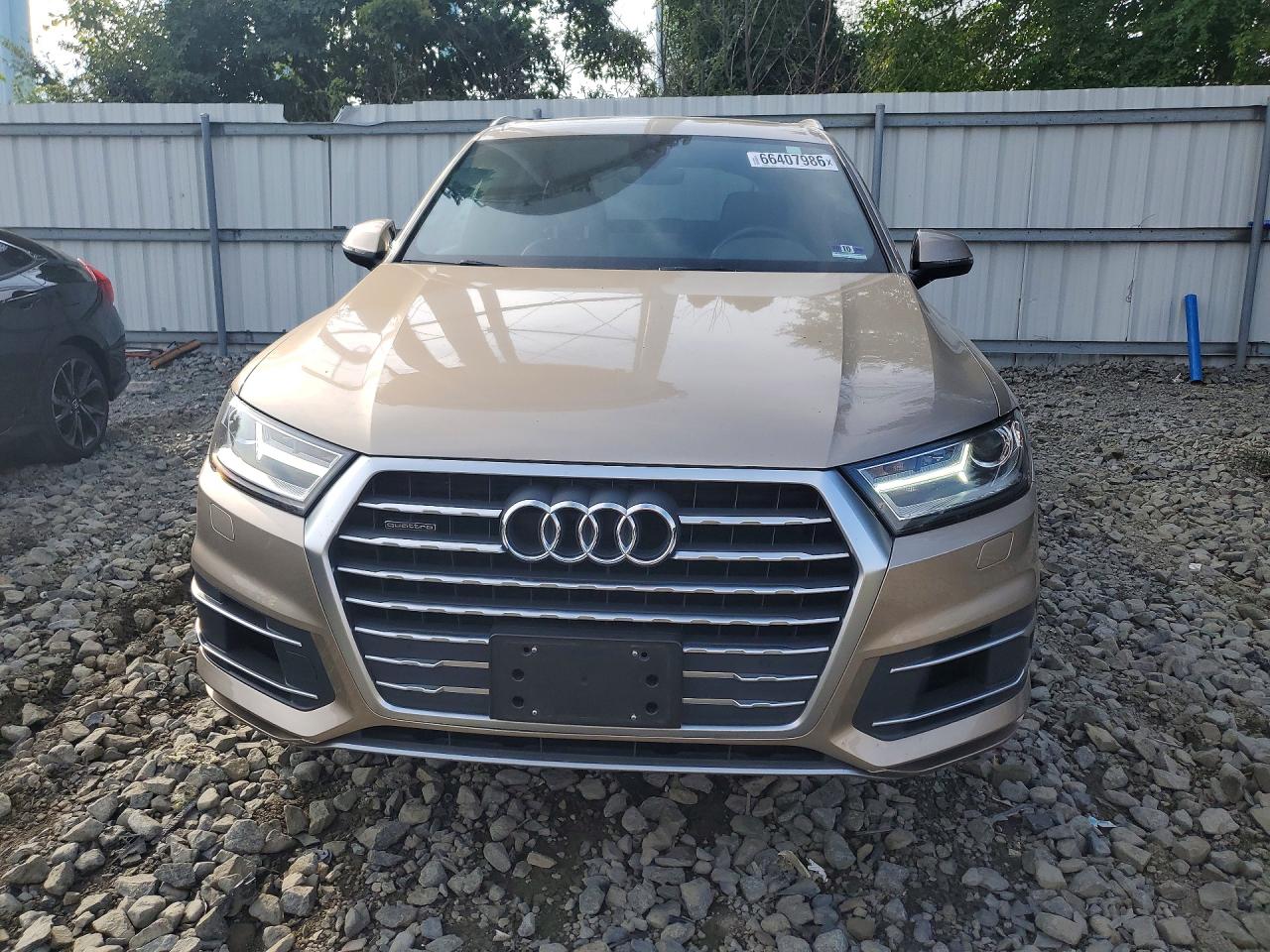 2018 Audi Q7 Premium Plus Tan vin: WA1LAAF70JD007457
