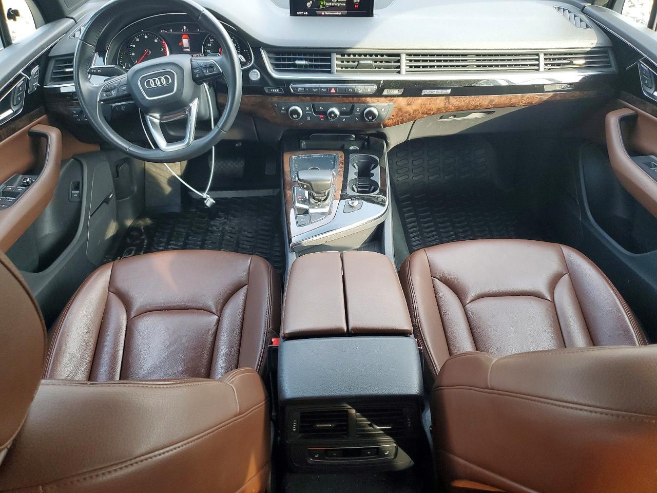 2018 Audi Q7 Premium Plus Tan vin: WA1LAAF70JD007457