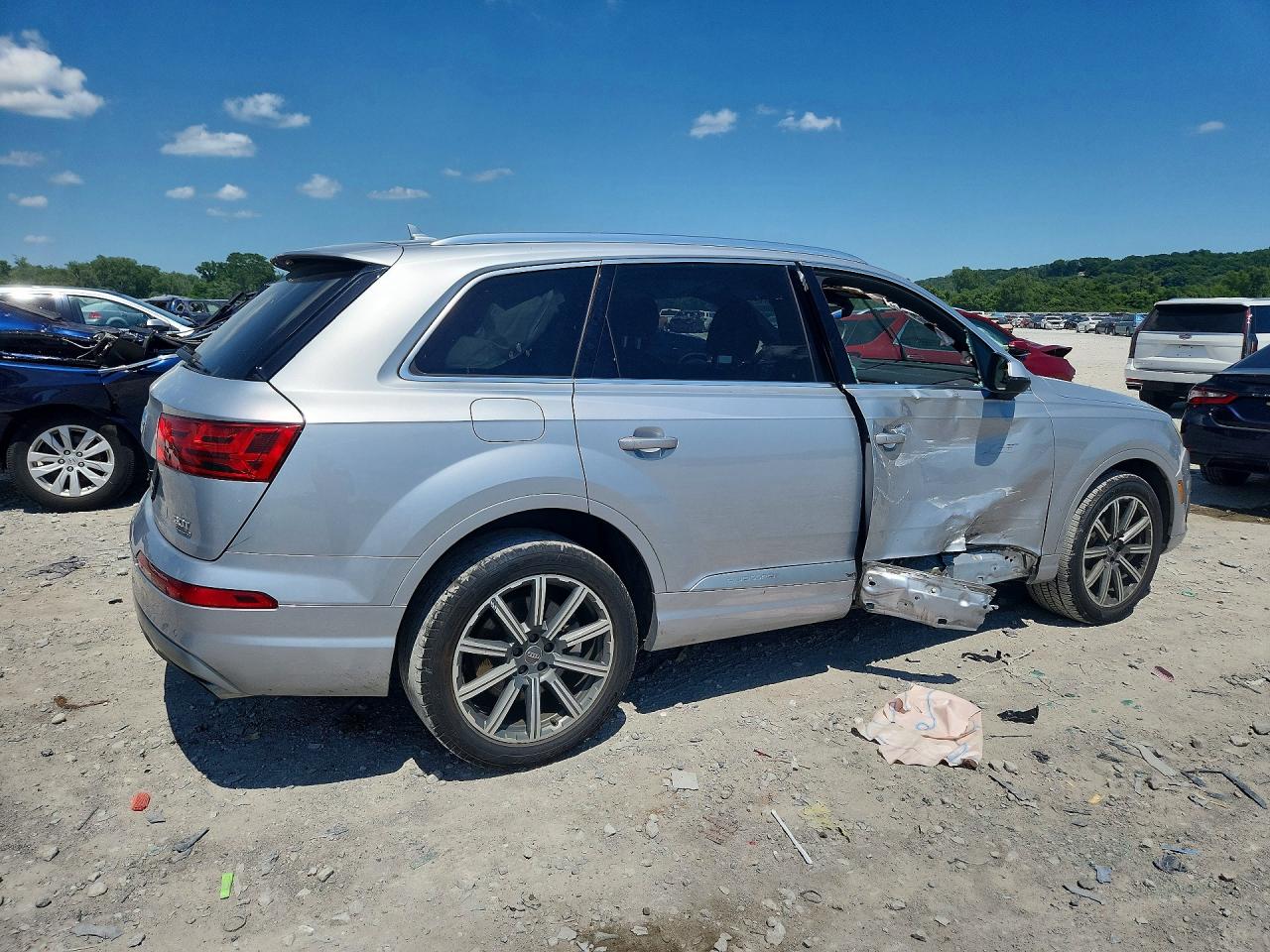 2018 Audi Q7 Premium Plus Gray vin: WA1LAAF70JD012996