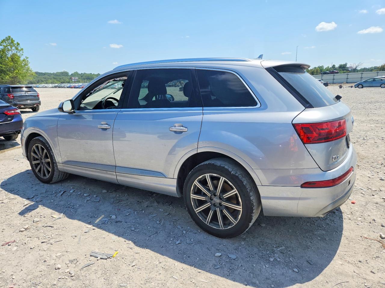 2018 Audi Q7 Premium Plus Gray vin: WA1LAAF70JD012996
