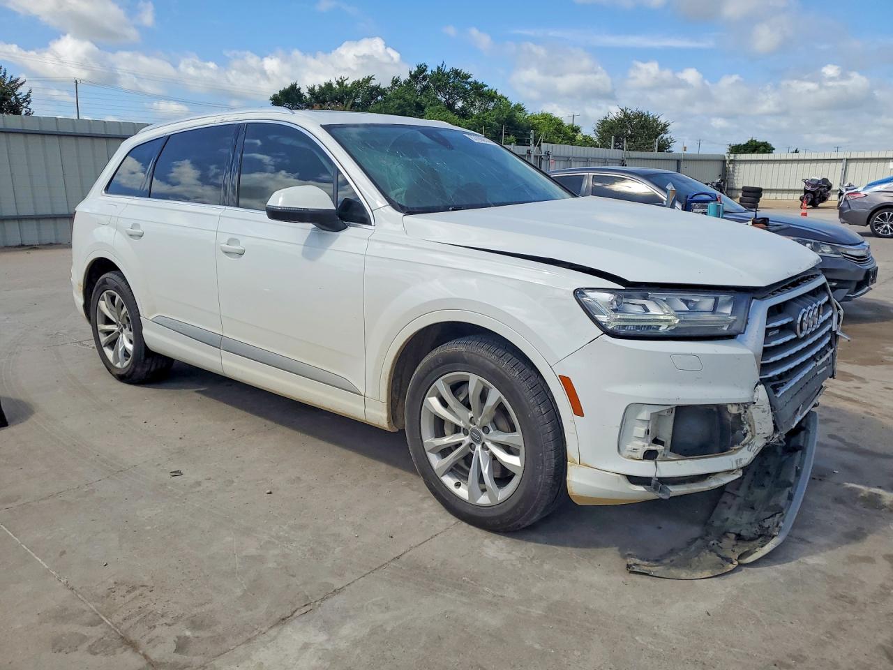 2019 Audi Q7 Premium Plus White vin: WA1LAAF70KD042968