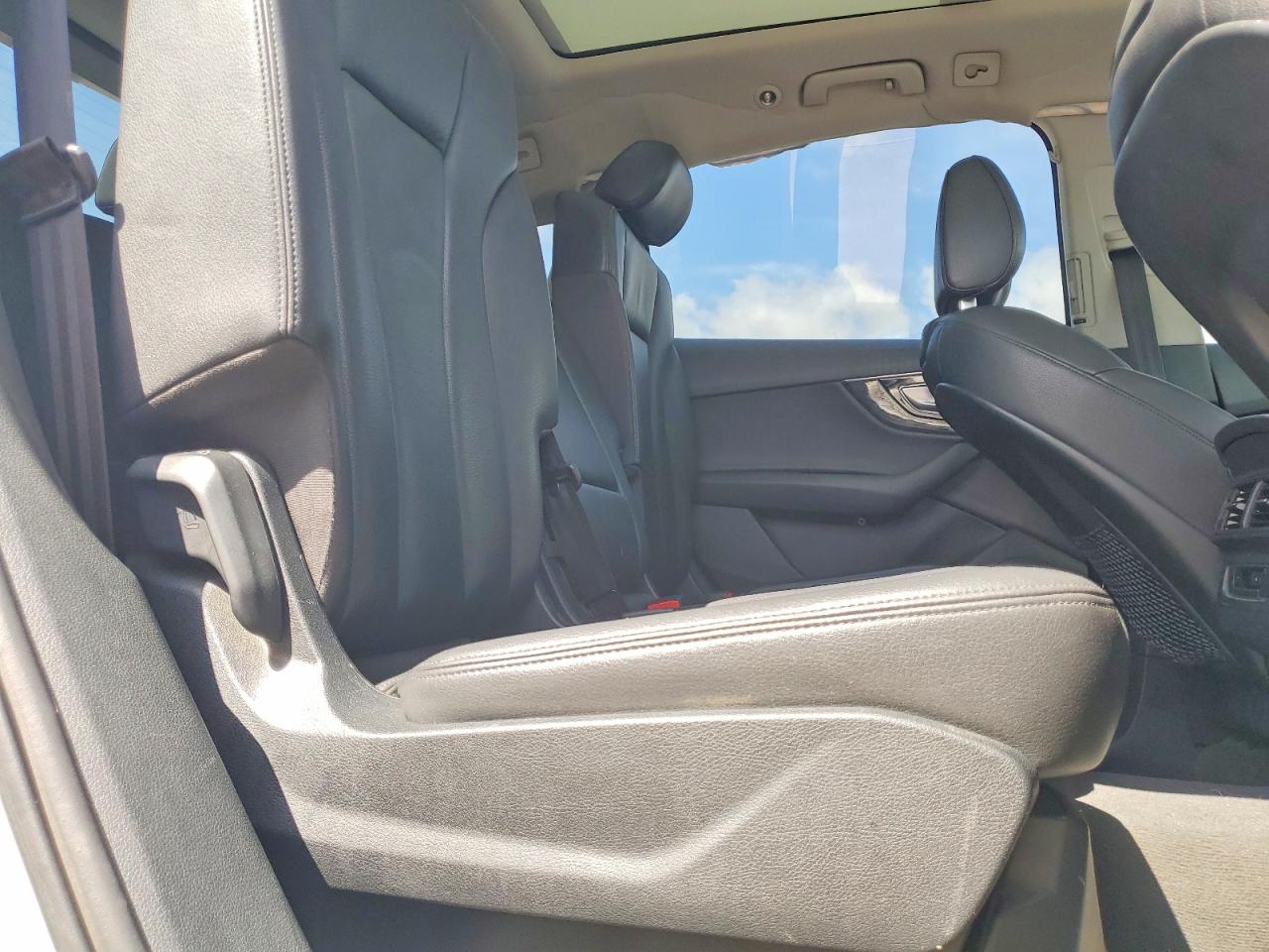 2019 Audi Q7 Premium Plus White vin: WA1LAAF70KD042968