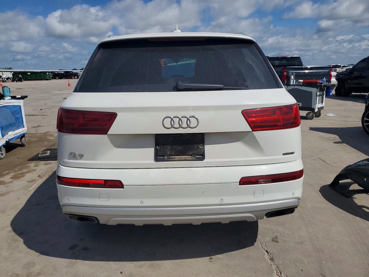 2019 Audi Q7 Premium Plus White vin: WA1LAAF70KD042968