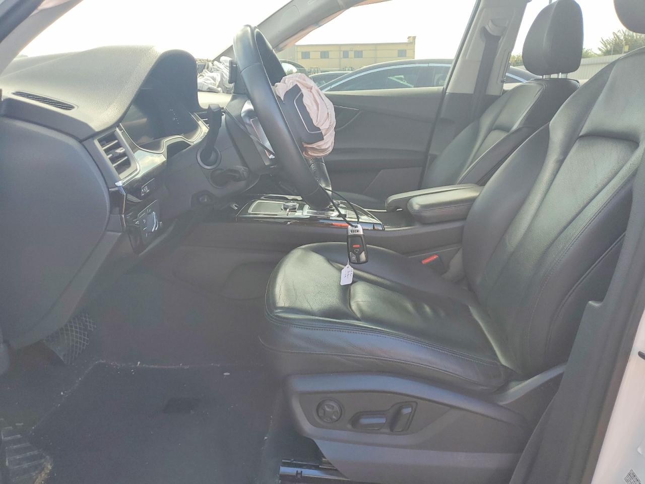 2019 Audi Q7 Premium Plus White vin: WA1LAAF70KD042968