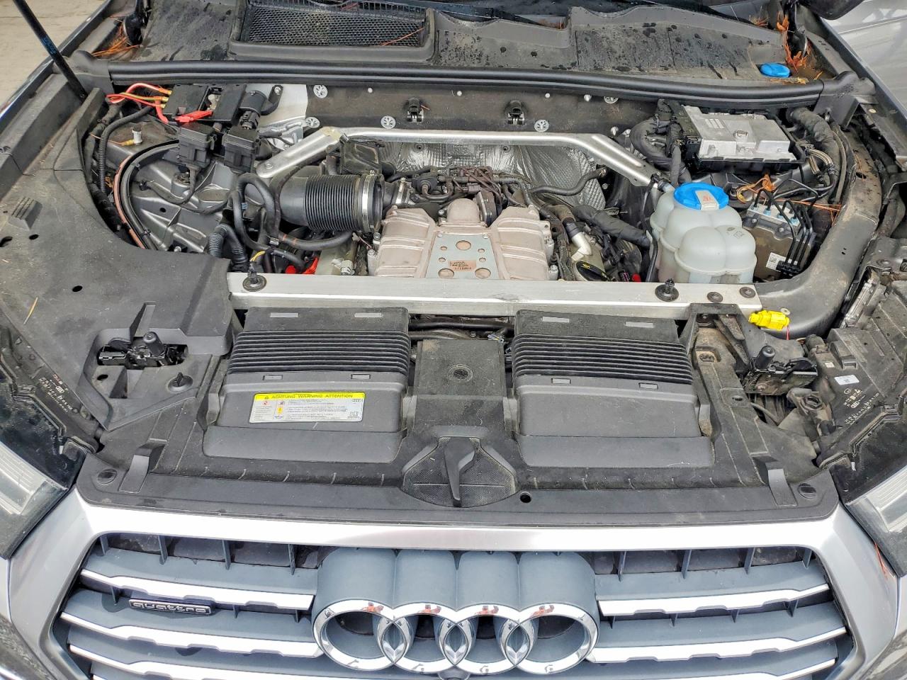 2017 Audi Q7 Premium Plus Угольный vin: WA1LAAF73HD034727