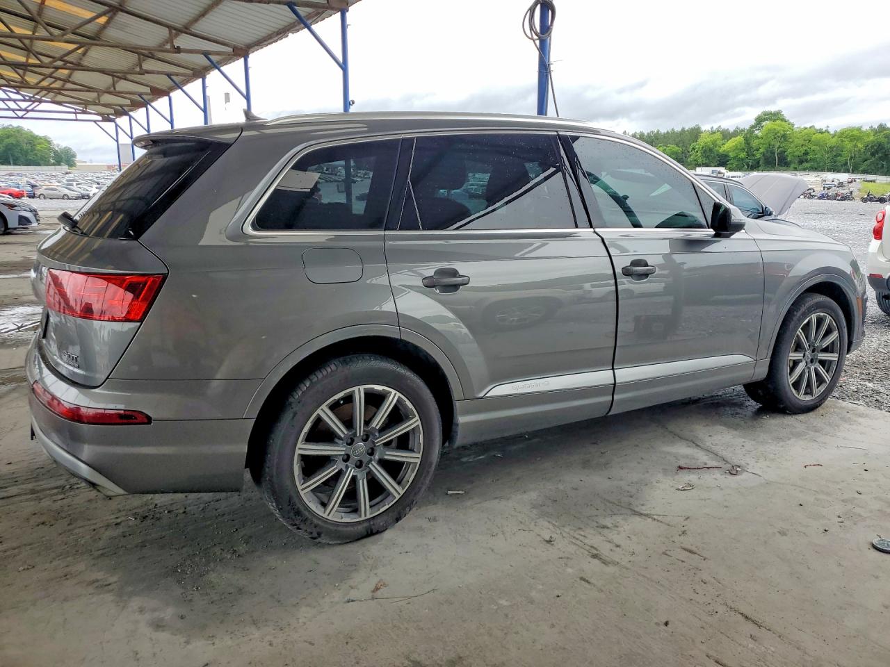 2017 Audi Q7 Premium Plus Угольный vin: WA1LAAF73HD034727