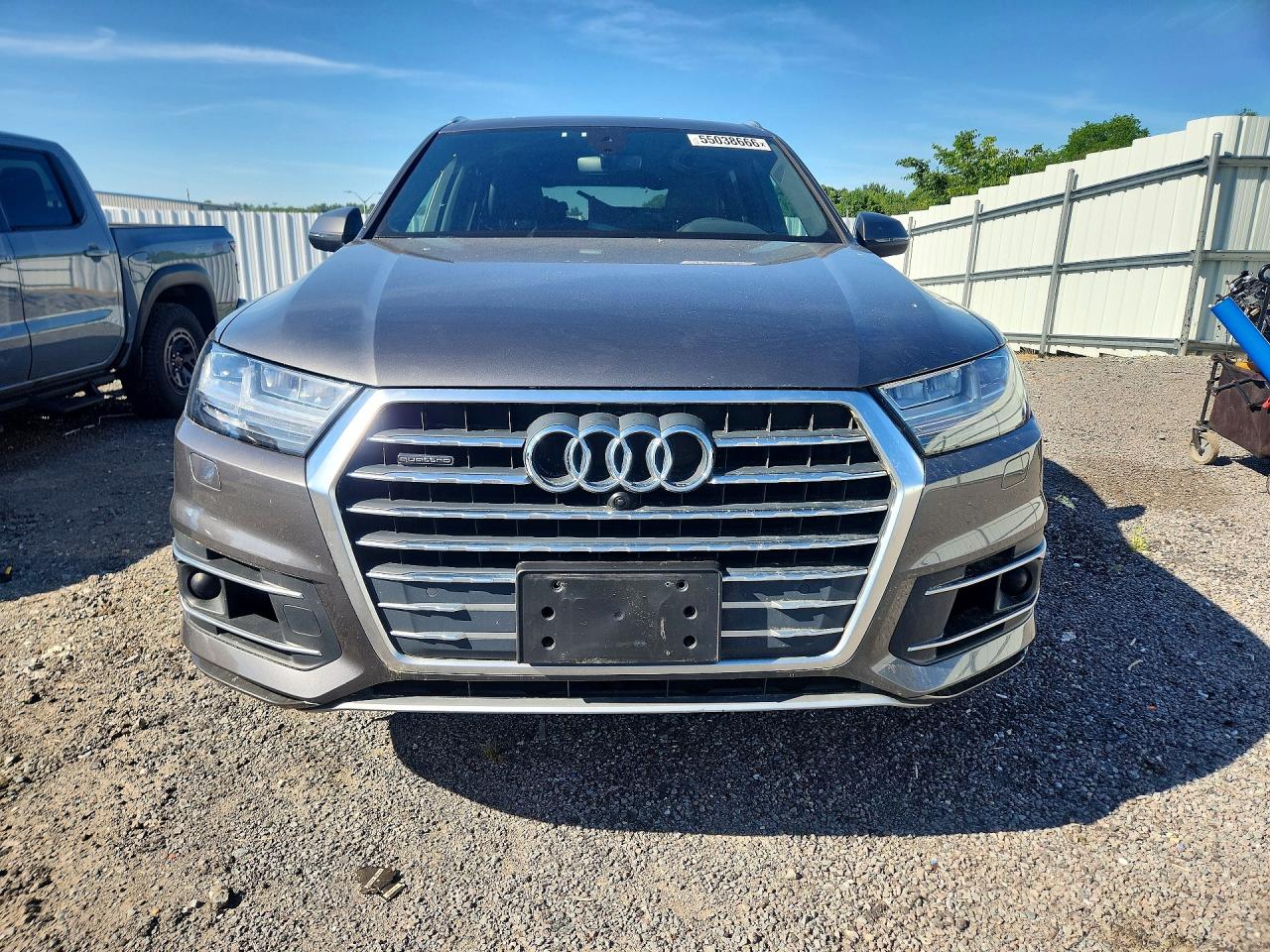2019 Audi Q7 Premium Plus Серебряный vin: WA1LAAF74KD047882