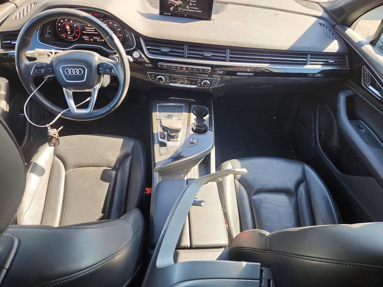 2019 Audi Q7 Premium Plus Серебряный vin: WA1LAAF74KD047882