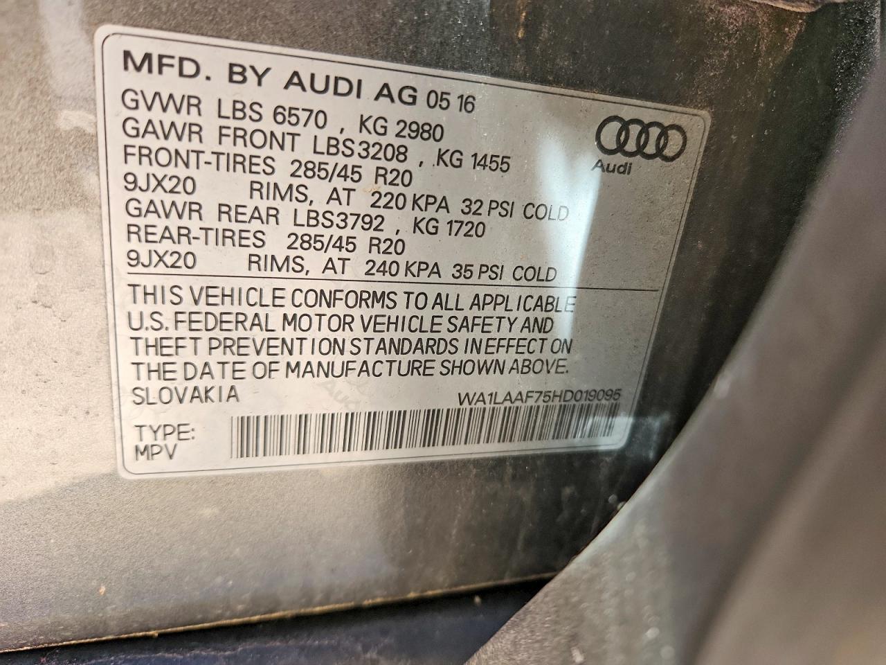 2017 Audi Q7 Premium Plus Gray vin: WA1LAAF75HD019095