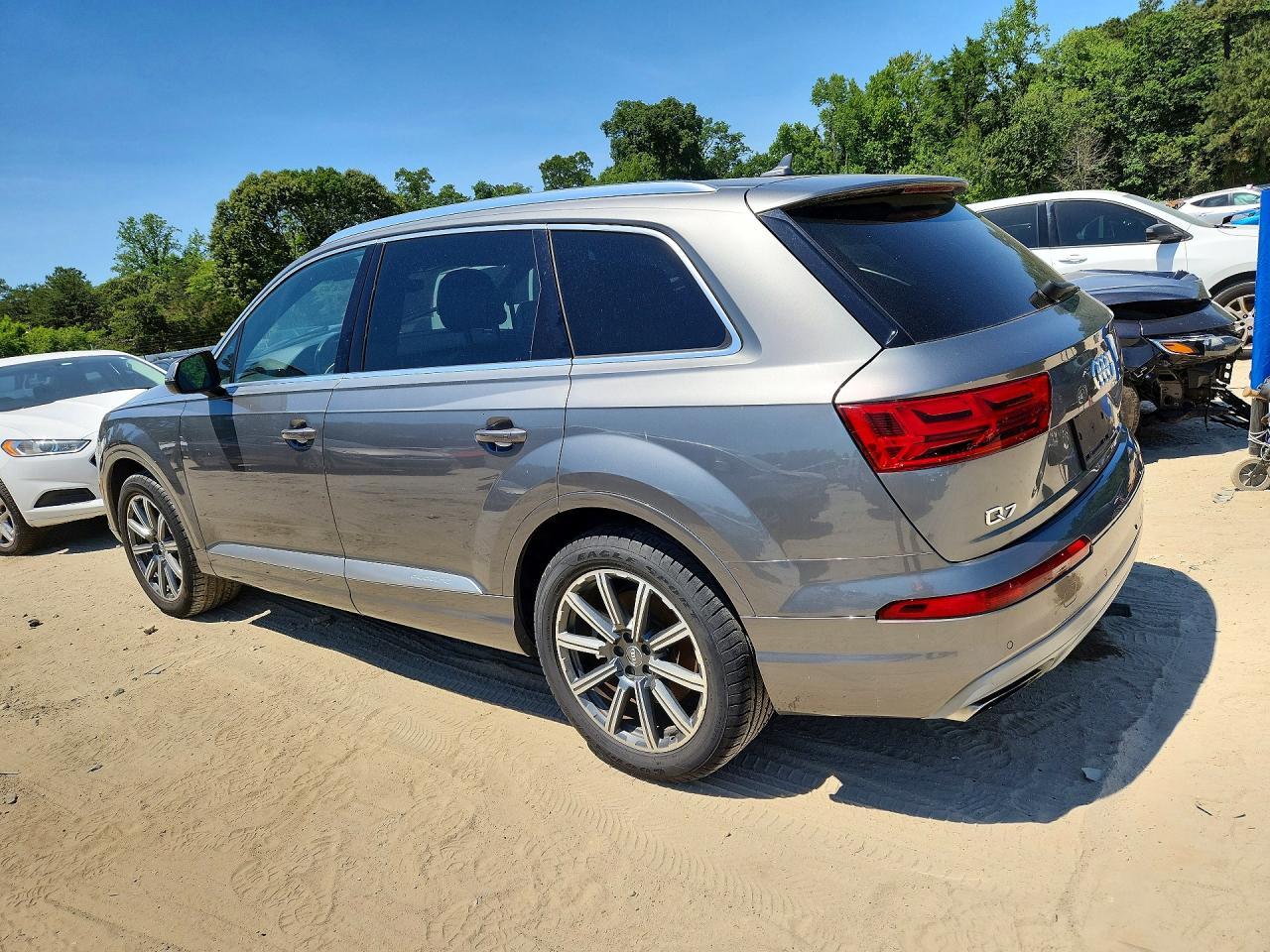 2017 Audi Q7 Premium Plus Gray vin: WA1LAAF75HD019095