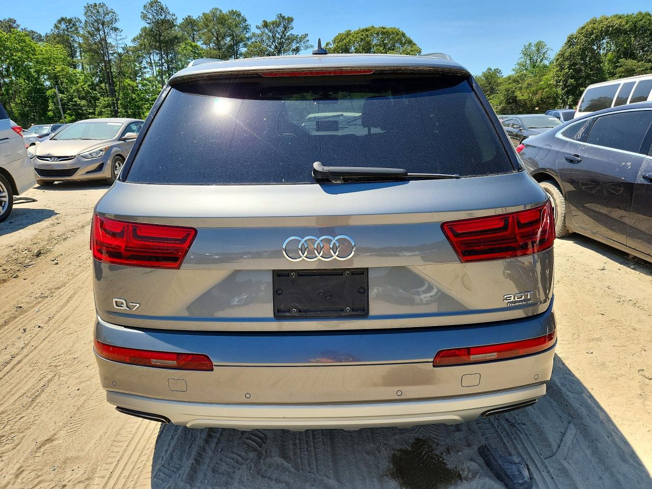 2017 Audi Q7 Premium Plus Gray vin: WA1LAAF75HD019095
