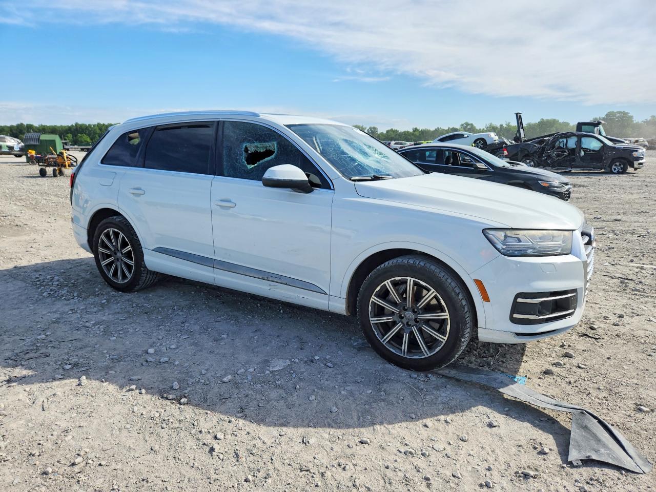 2017 Audi Q7 White vin: WA1LAAF76HD005156