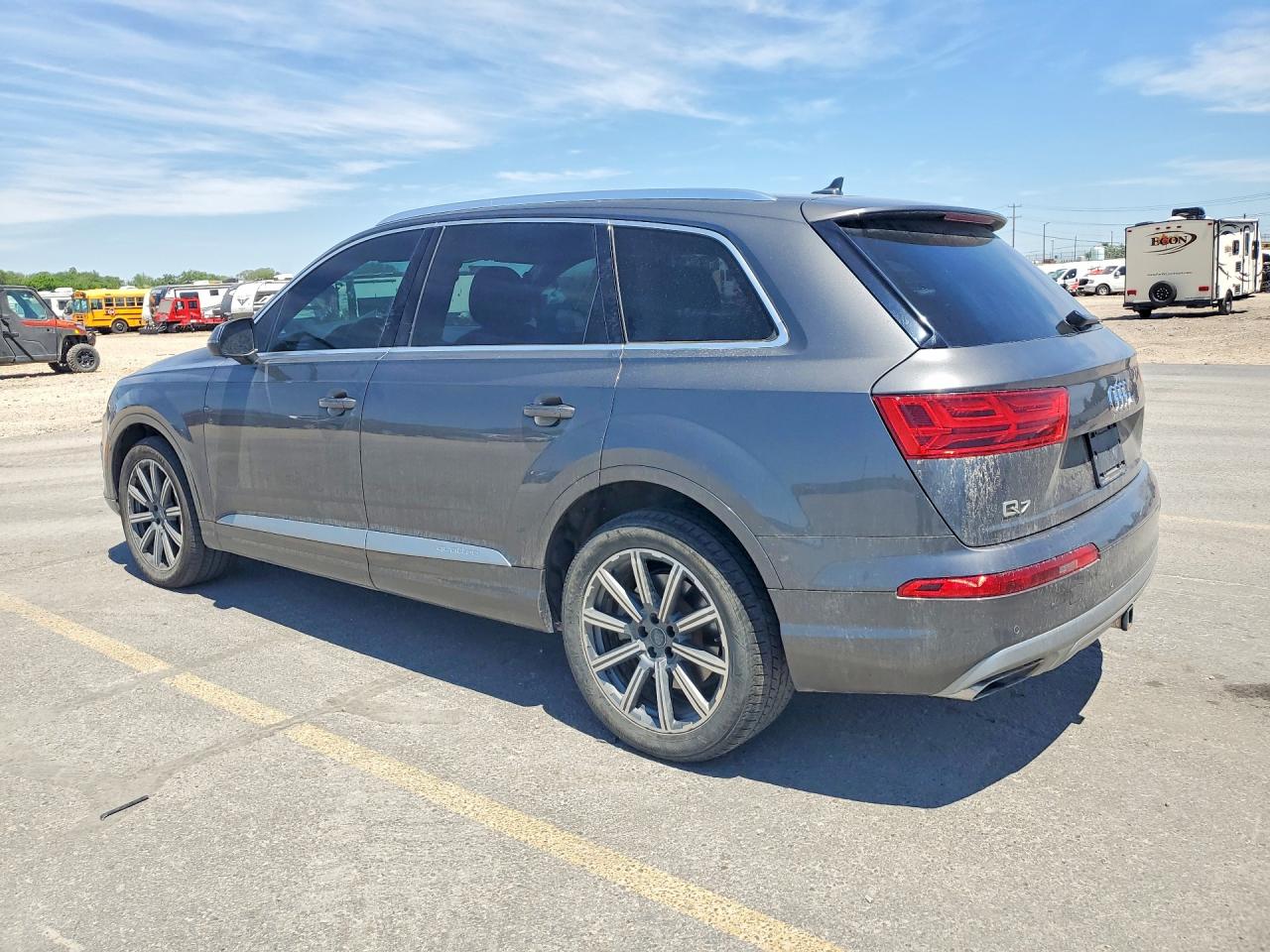 2018 Audi Q7 Premium Plus Угольный vin: WA1LAAF76JD040561