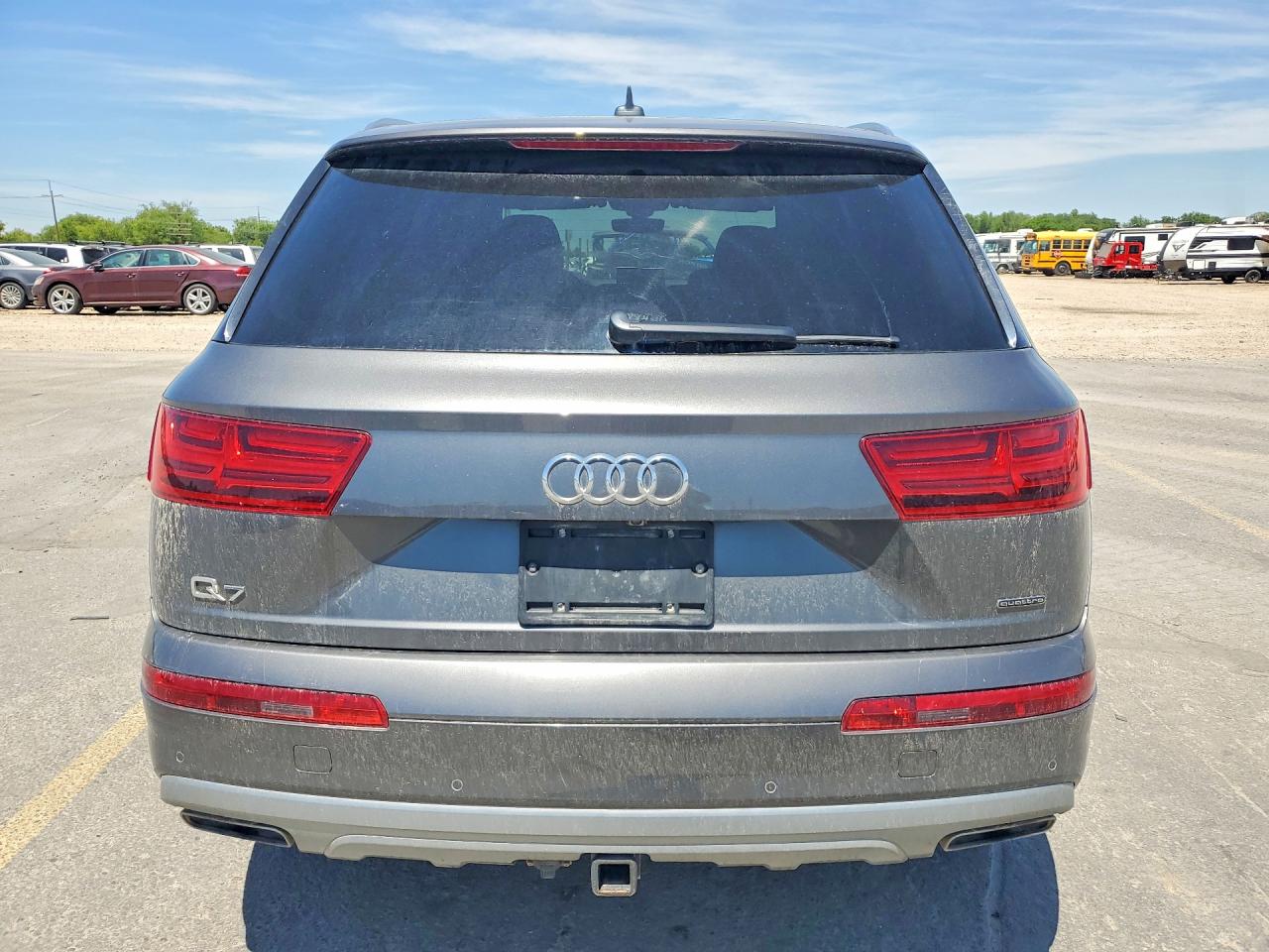 2018 Audi Q7 Premium Plus Угольный vin: WA1LAAF76JD040561