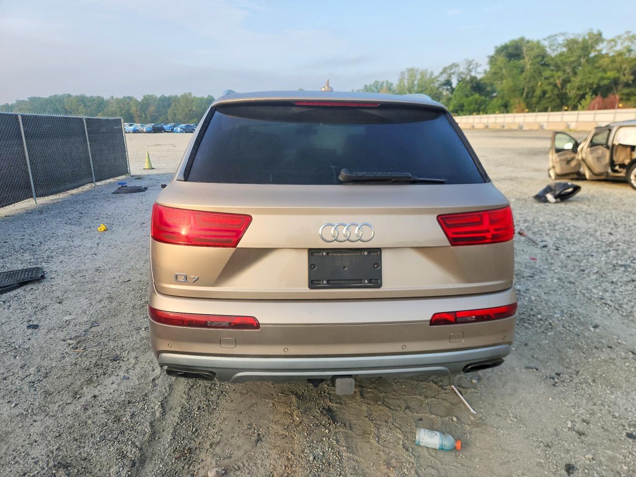 2019 Audi Q7 Premium Plus Tan vin: WA1LAAF76KD003639
