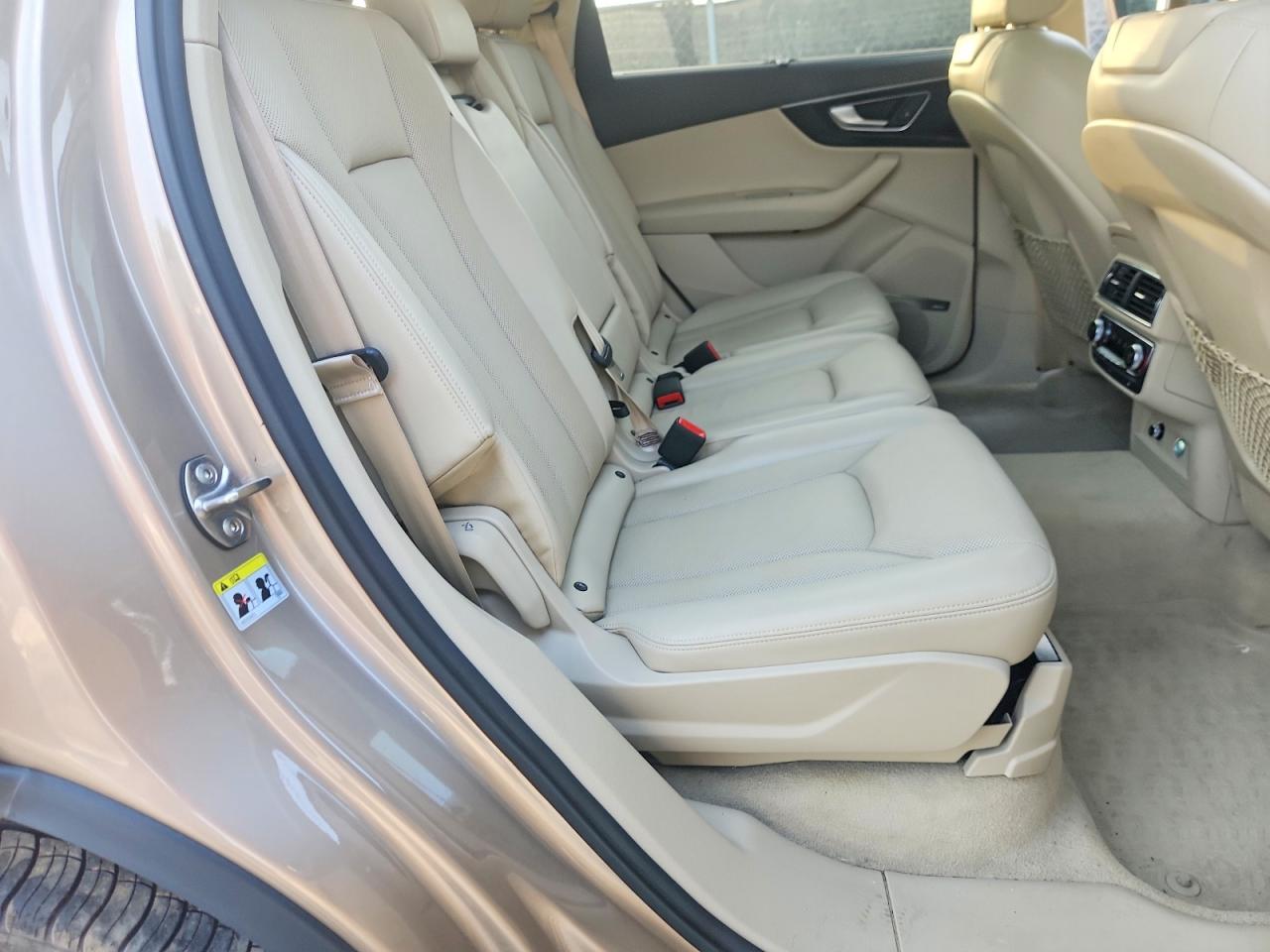 2019 Audi Q7 Premium Plus Tan vin: WA1LAAF76KD003639