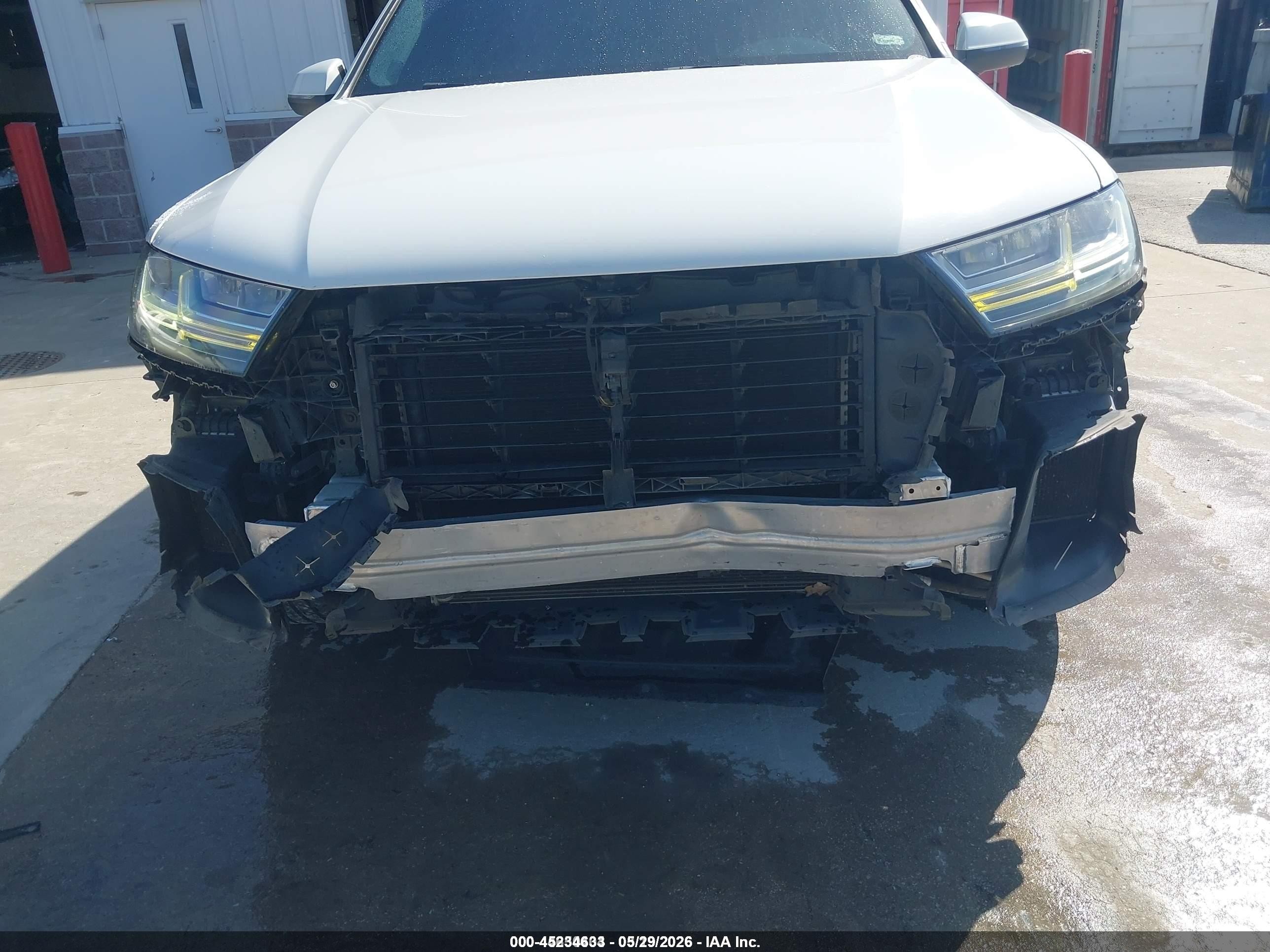 2018 Audi Q7 3.0t Premium White vin: WA1LAAF77JD016110