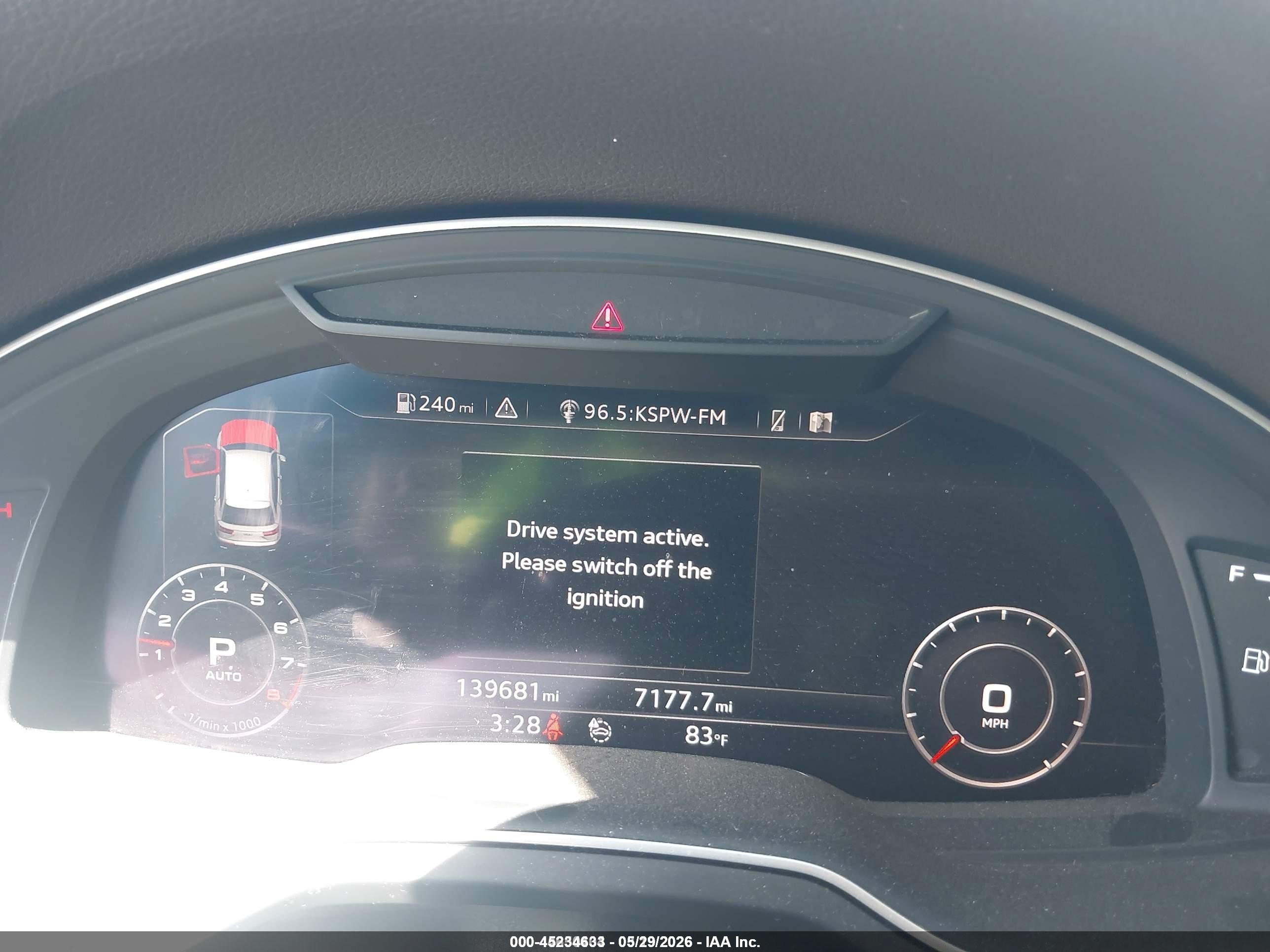 2018 Audi Q7 3.0t Premium White vin: WA1LAAF77JD016110