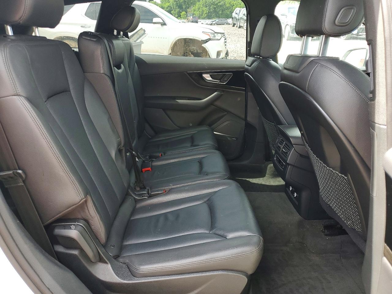 2019 Audi Q7 White vin: WA1LAAF77KD000359