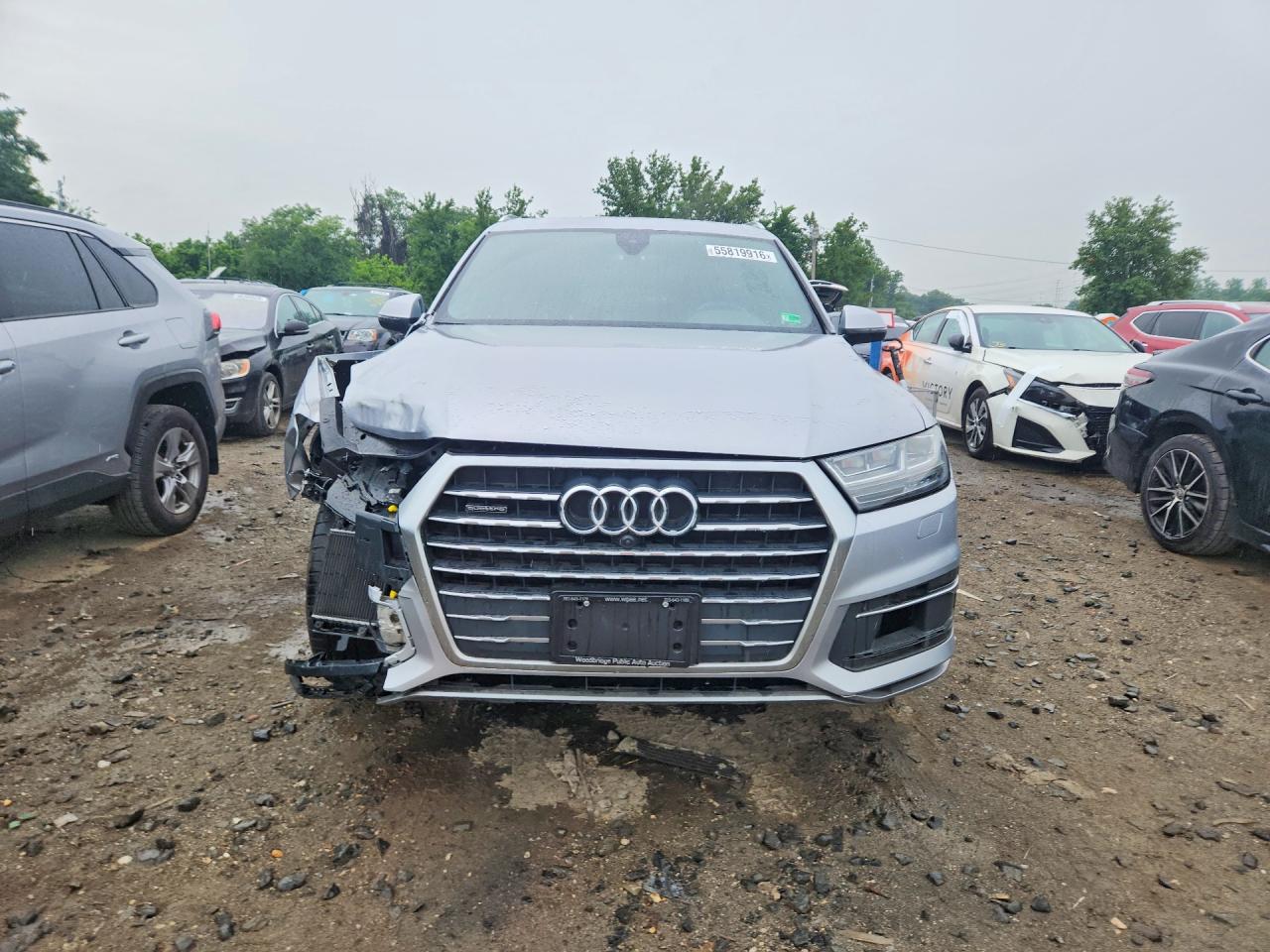 2019 Audi Q7 Premium Plus Серебряный vin: WA1LAAF77KD035046