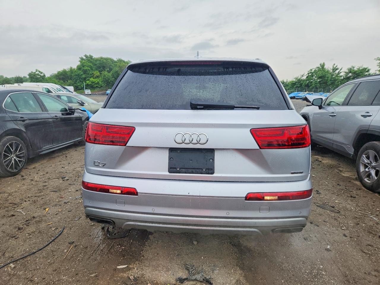 2019 Audi Q7 Premium Plus Серебряный vin: WA1LAAF77KD035046