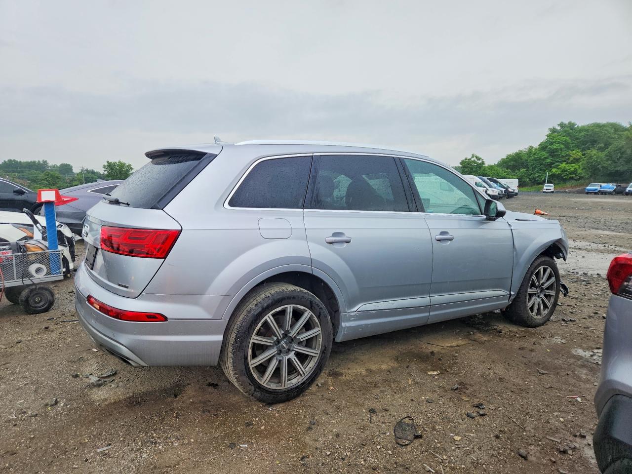 2019 Audi Q7 Premium Plus Серебряный vin: WA1LAAF77KD035046
